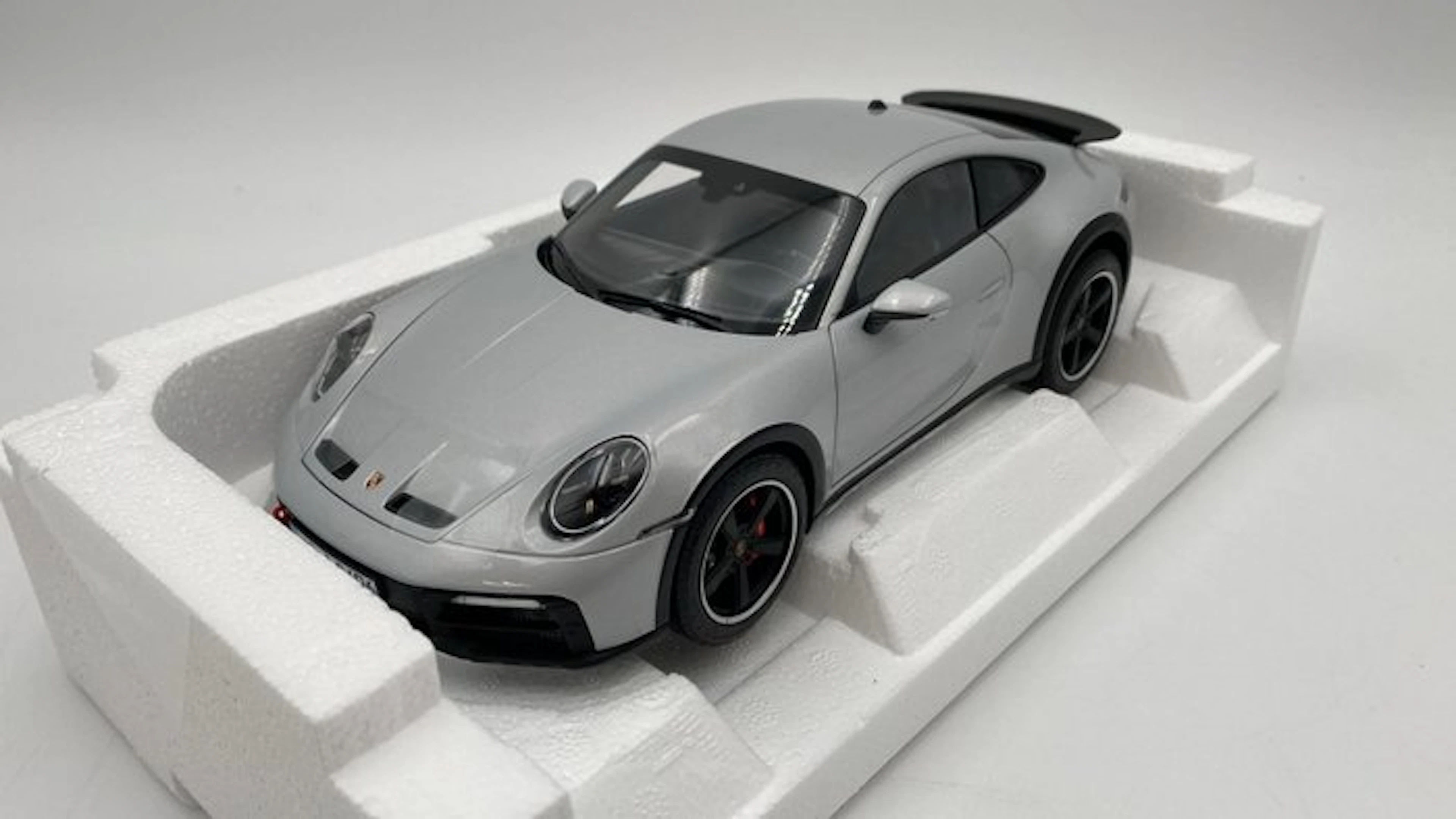Norev 1:18 - Model car - Porsche 911 Dakar 2023 - (cod.Y4)