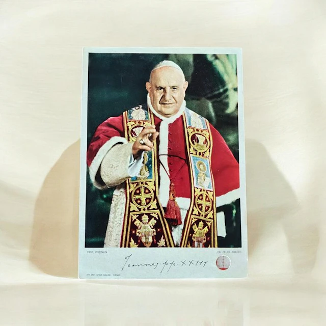 Relic - Paper, Cotton, Relic from garments - 1960-1970 - Saint John XXIII
