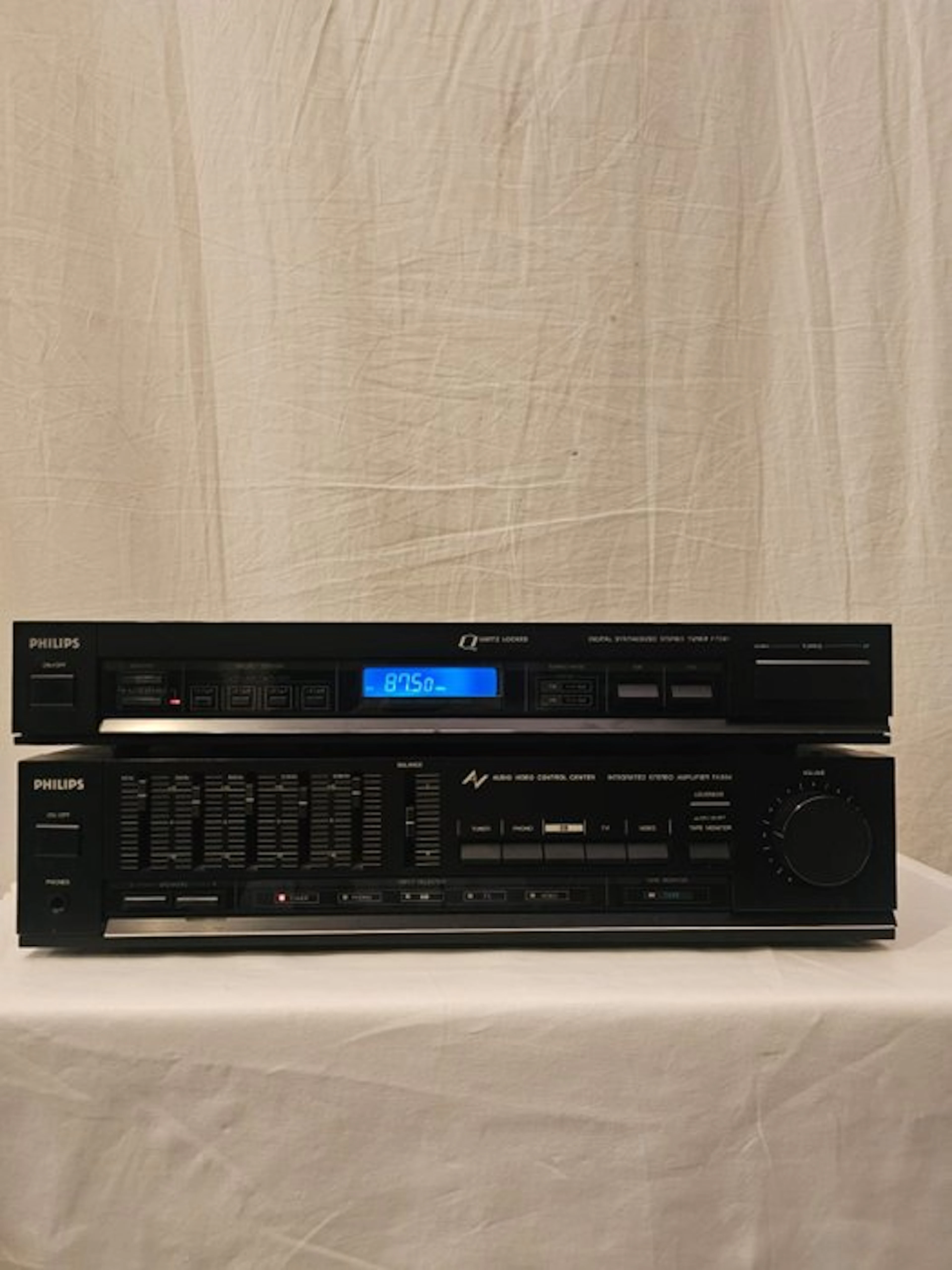 Philips - FT561 + FA564 Hi-fi set
