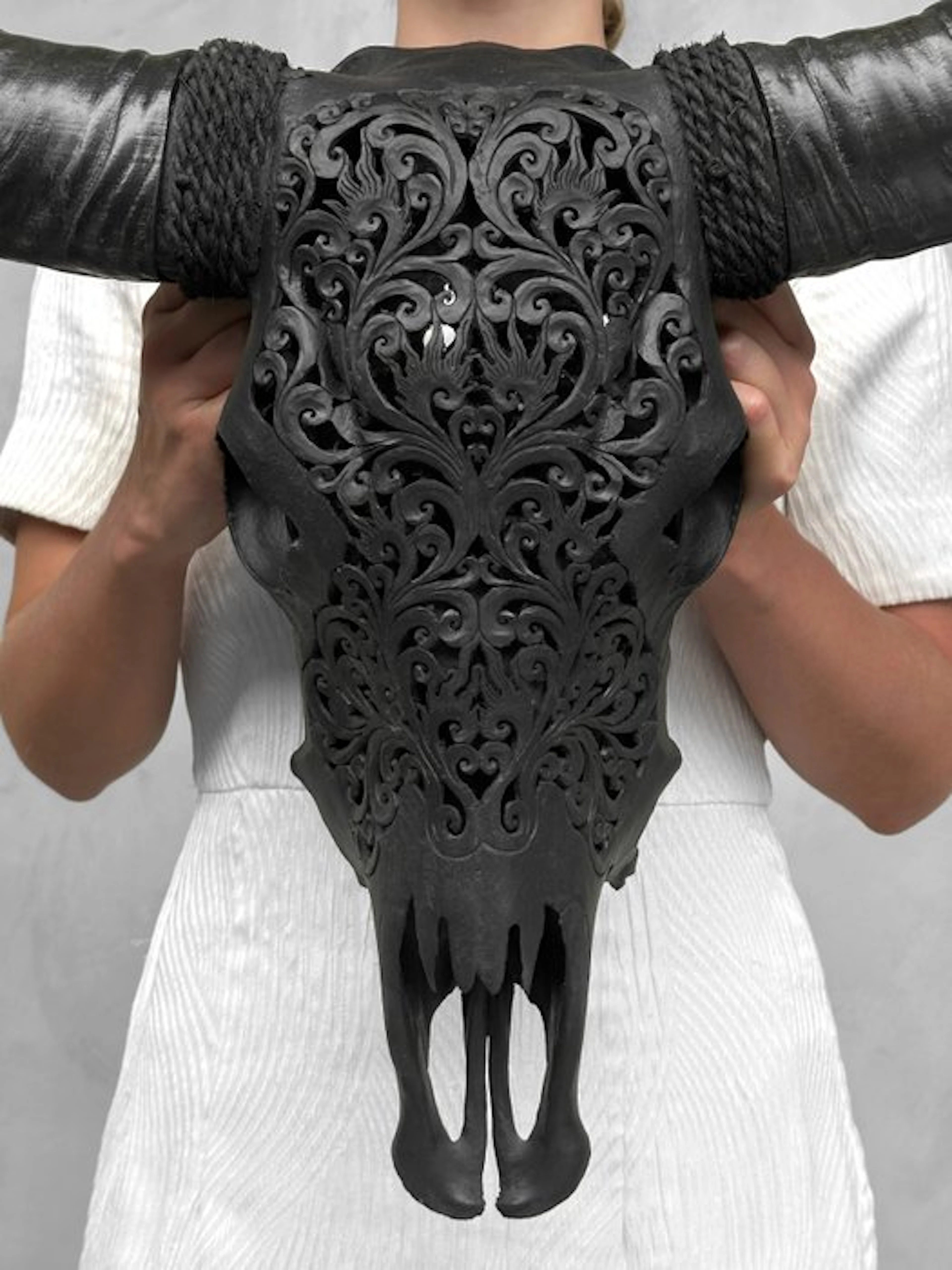 NO RESERVE PRICE - Authentic Large Black Hand-Carved...