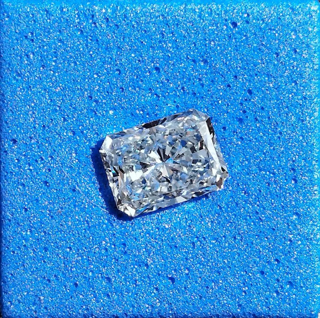 1 pcs Diamond (Natural) - 0.70 ct - Radiant - J - VVS1...