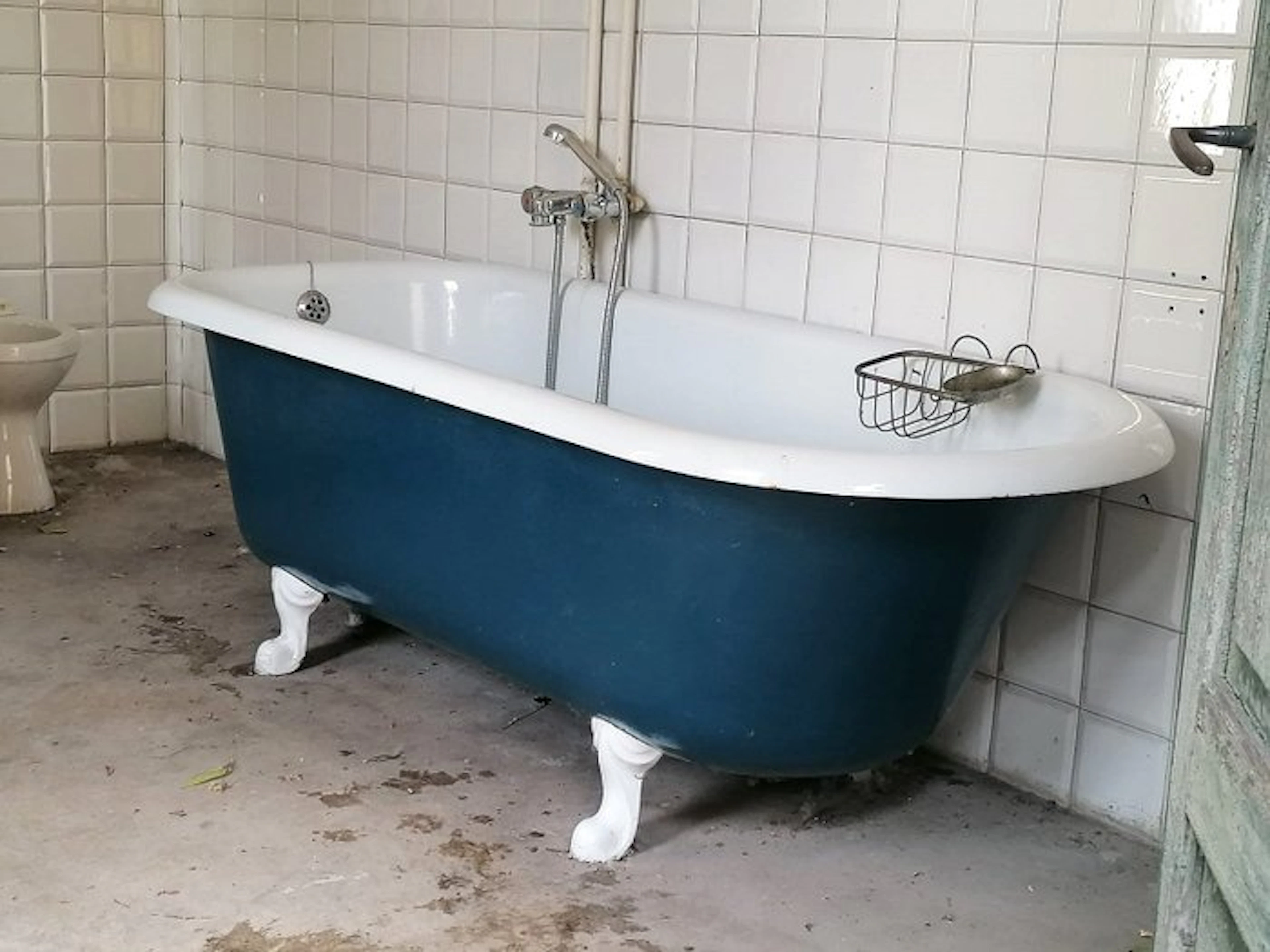 Industrial Bath tub - manifattura Italiana - Metal - Glazed with little feet