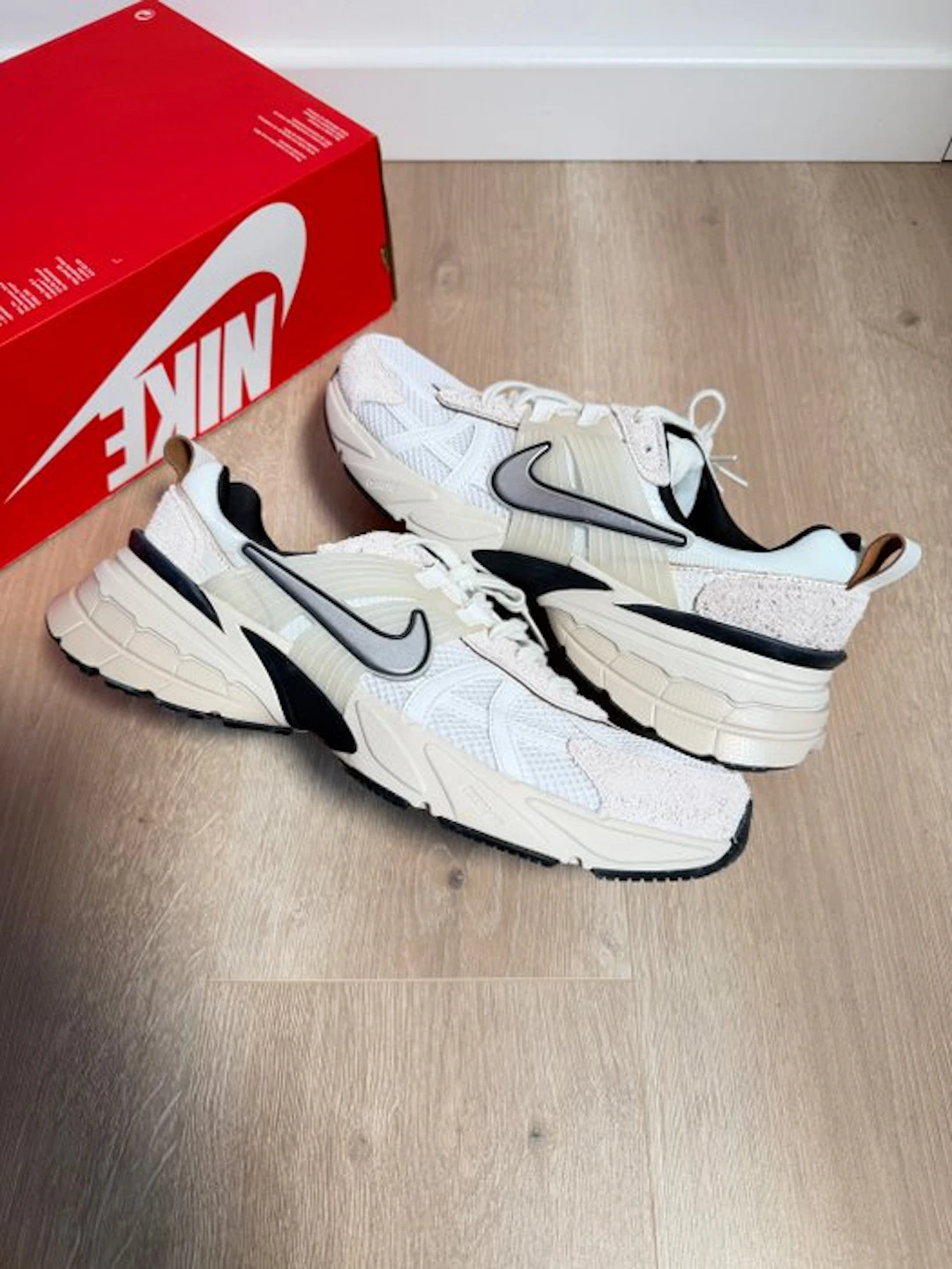 Nike - V2K Run - Sneakers - Size: EU 44.5 - New with tags