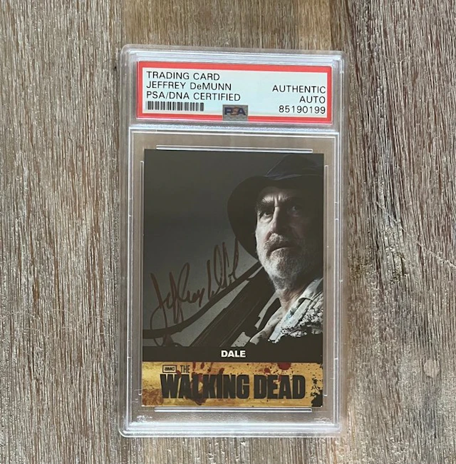 The Walking Dead - Season 1 - Signed base card - #7 Dale...