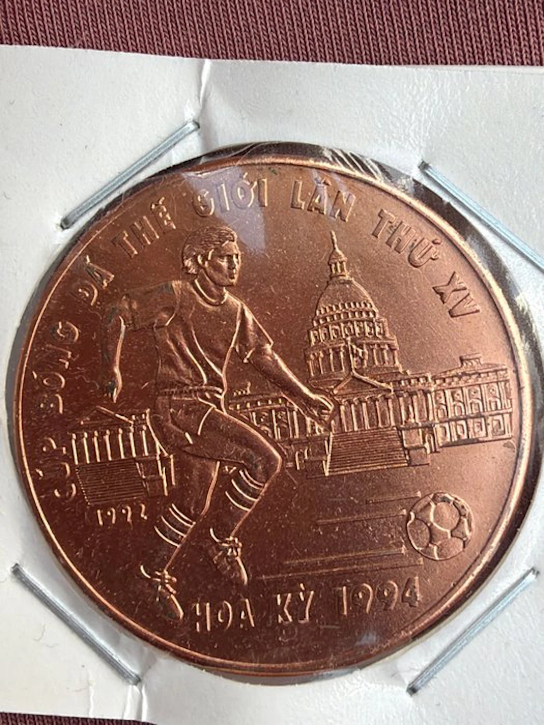 Vietnam. 10 Dong 1992, World Cup USA 1994 (No reserve price)