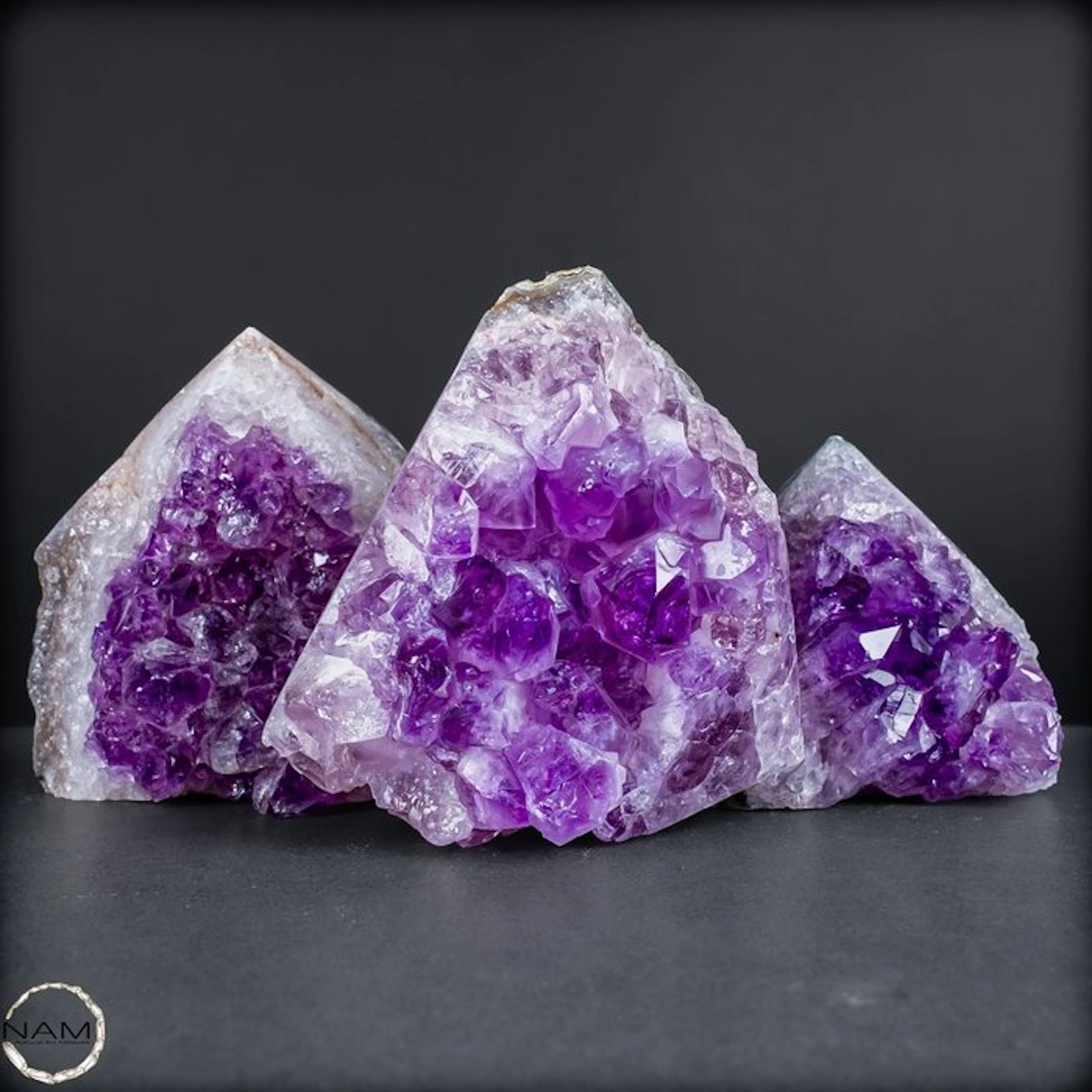 Exclusive amethyst druzy set with a highly crystalline...