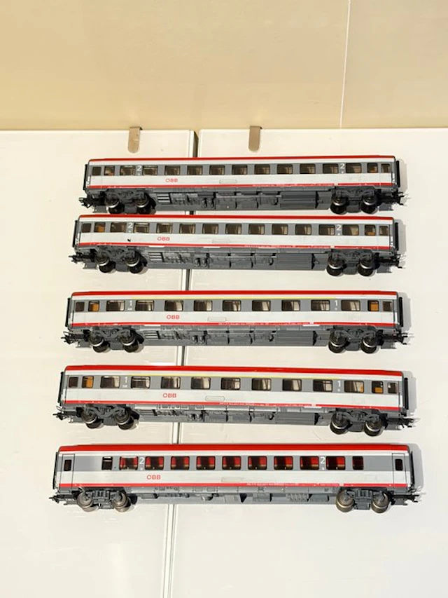 Märklin H0 - Model train passenger carriage (5) - 5 carriages - ÖBB