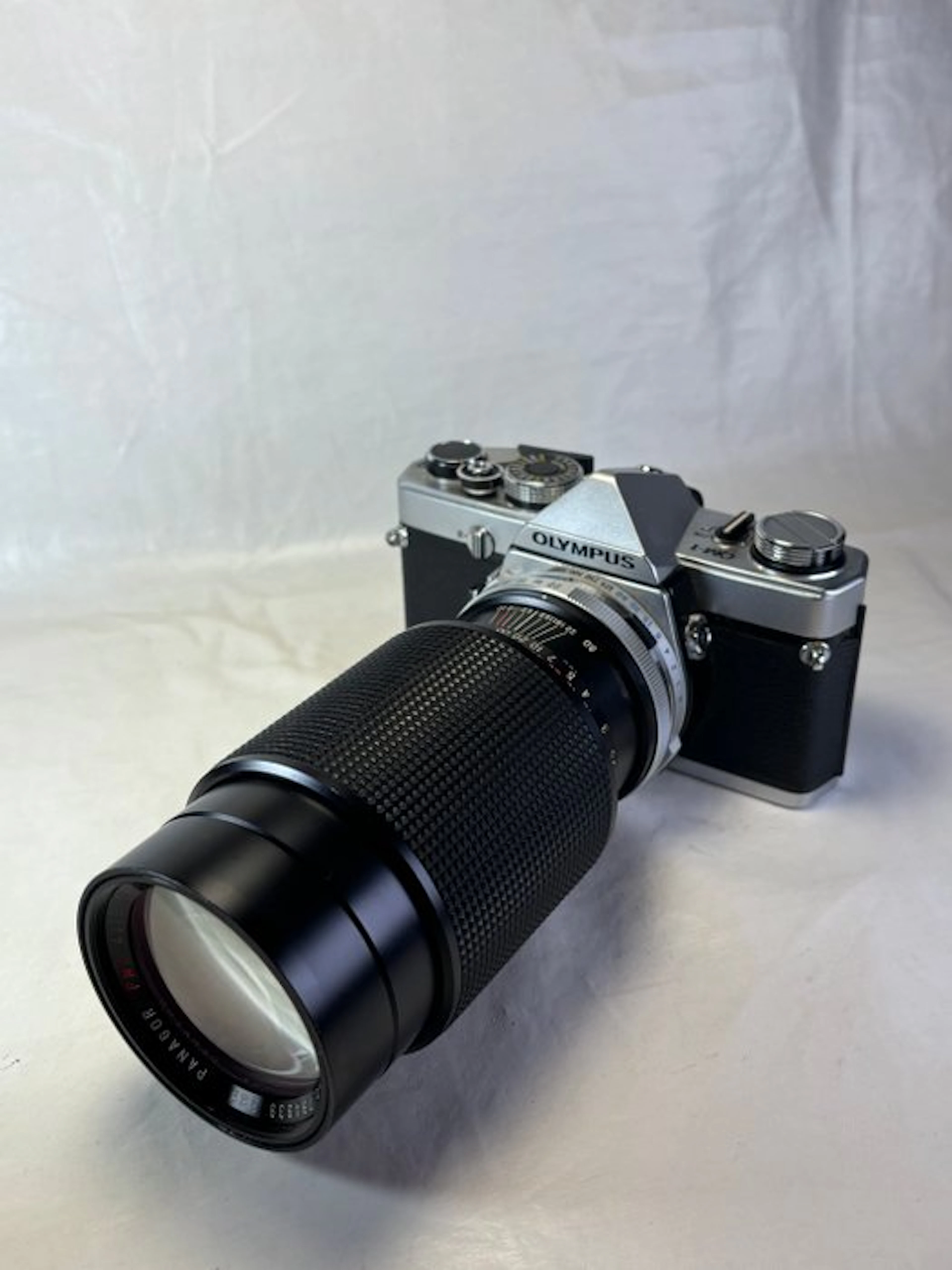 Olympus OM-1 ( 1973/1974 ) + Panagor Telezoom 80-200mm |...