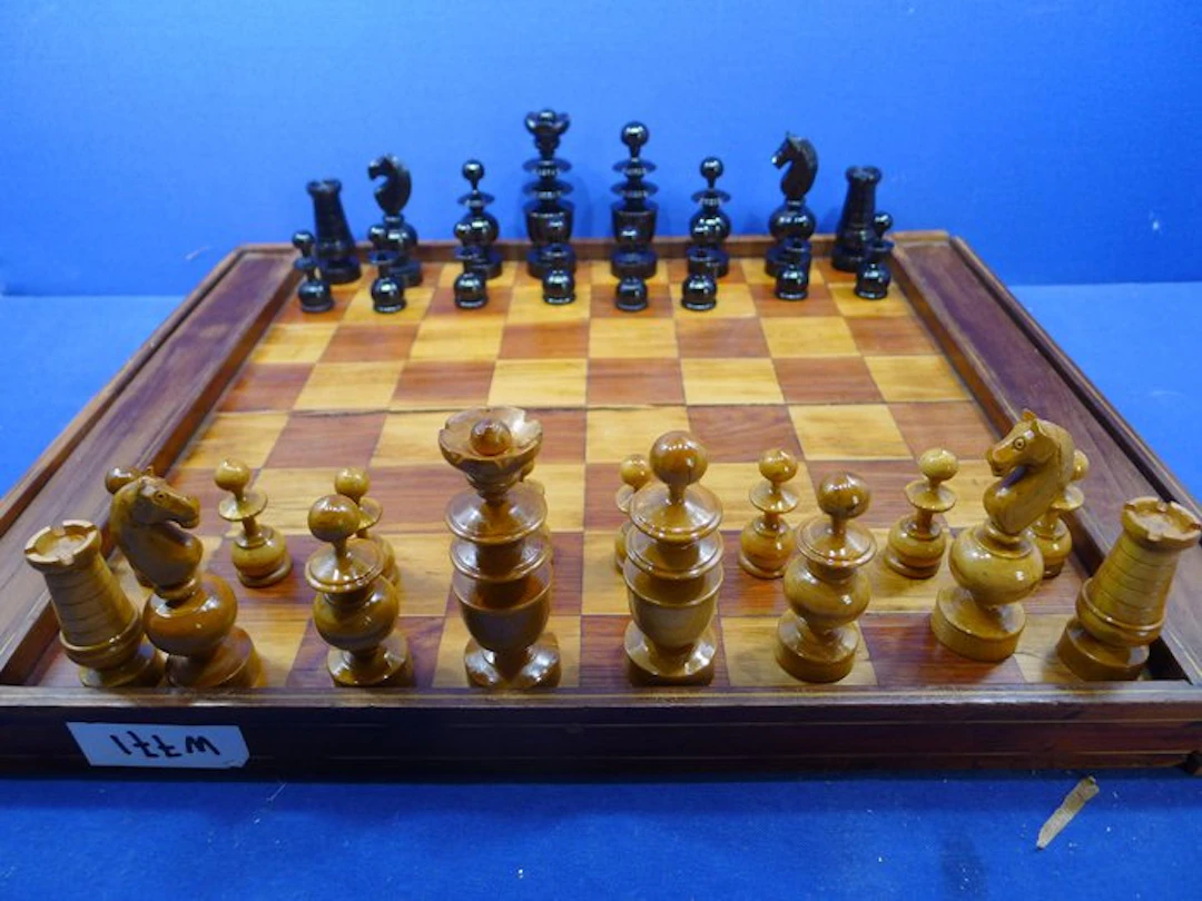 jeu d'échecs en buis type Régence du celebre café de...