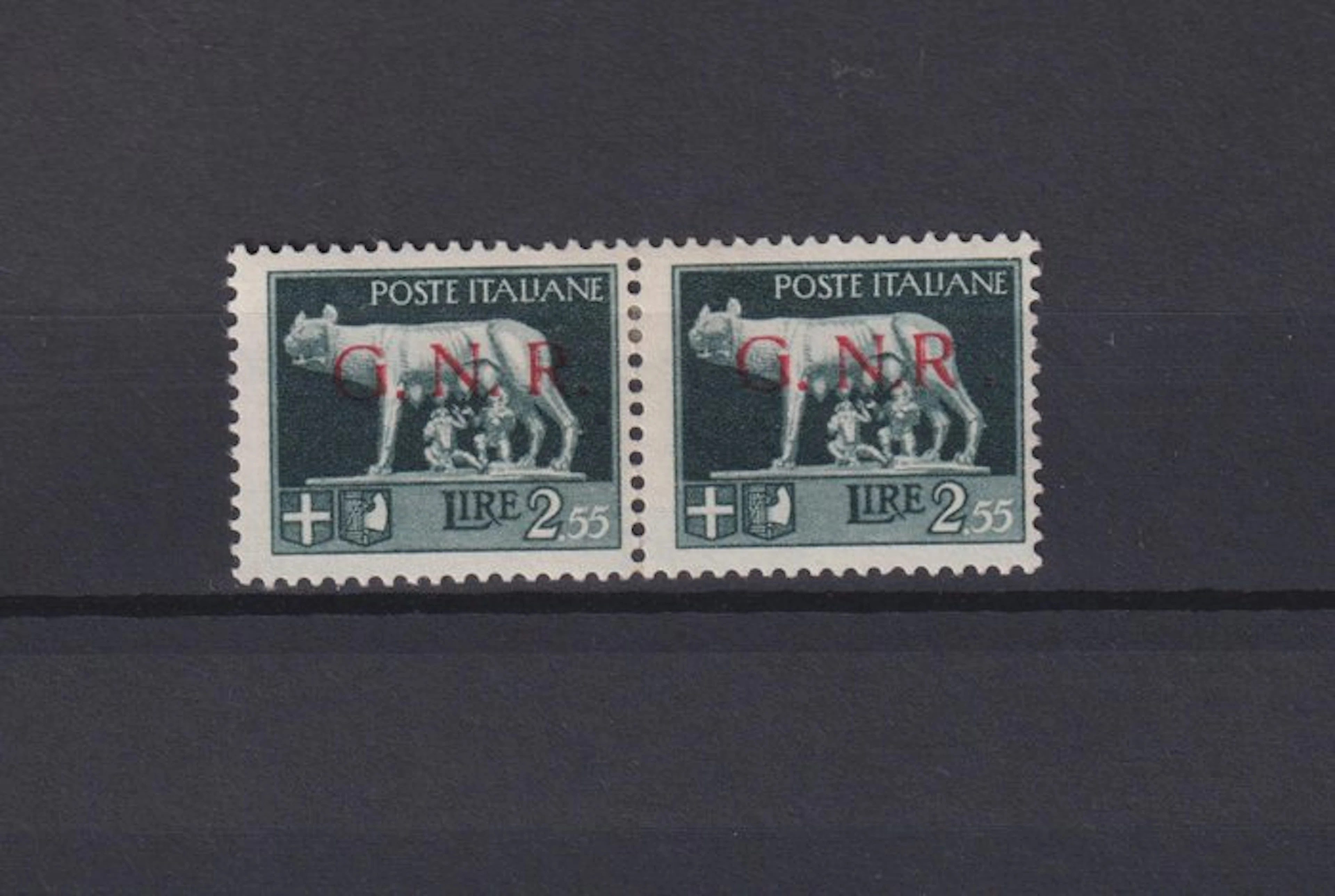 Italian Republic 1943/1943 - Horizontal pair with overprint: G.N.R