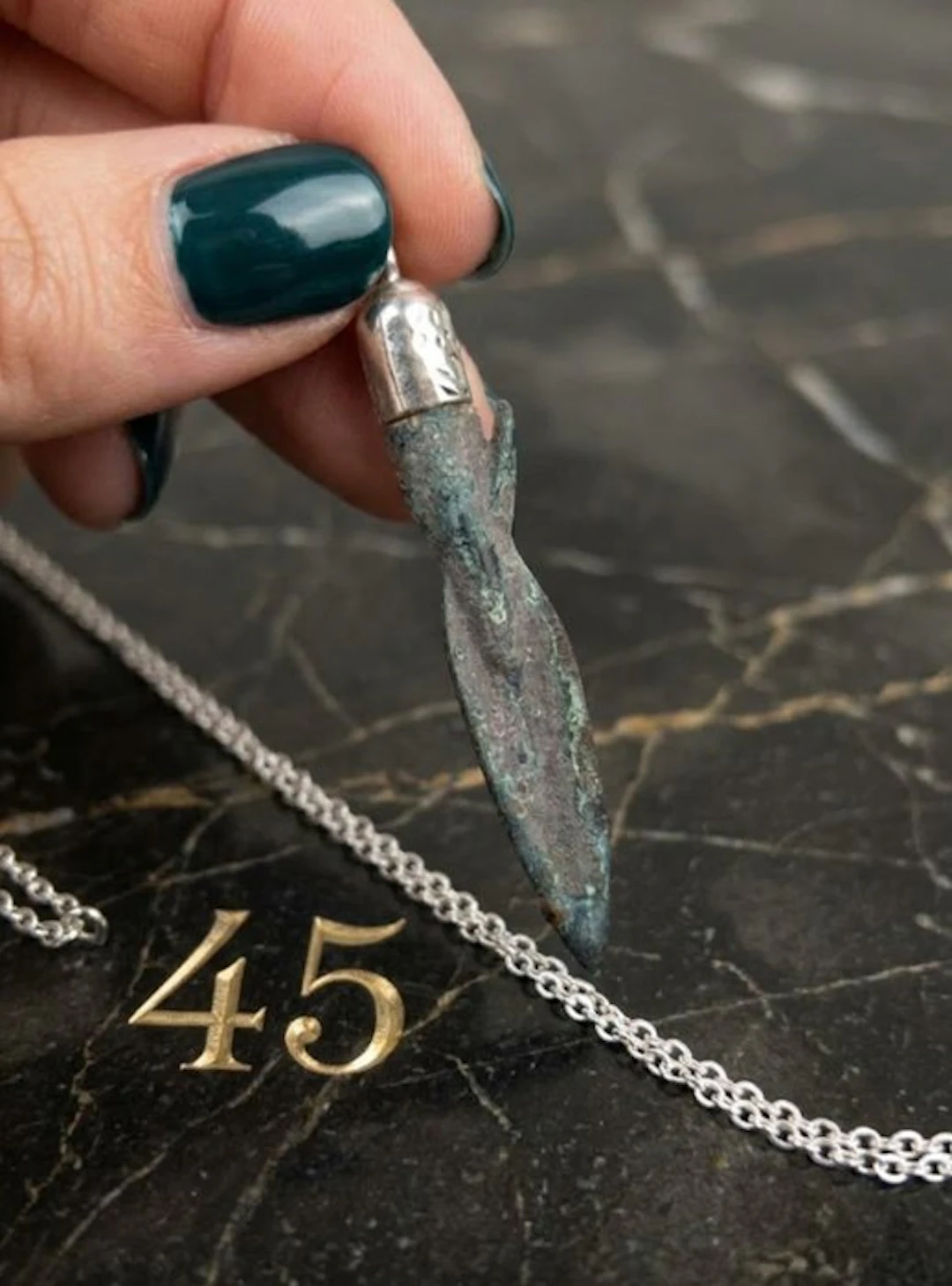 Roman Empire Patinated Bronze Arrowhead (No reserve price)