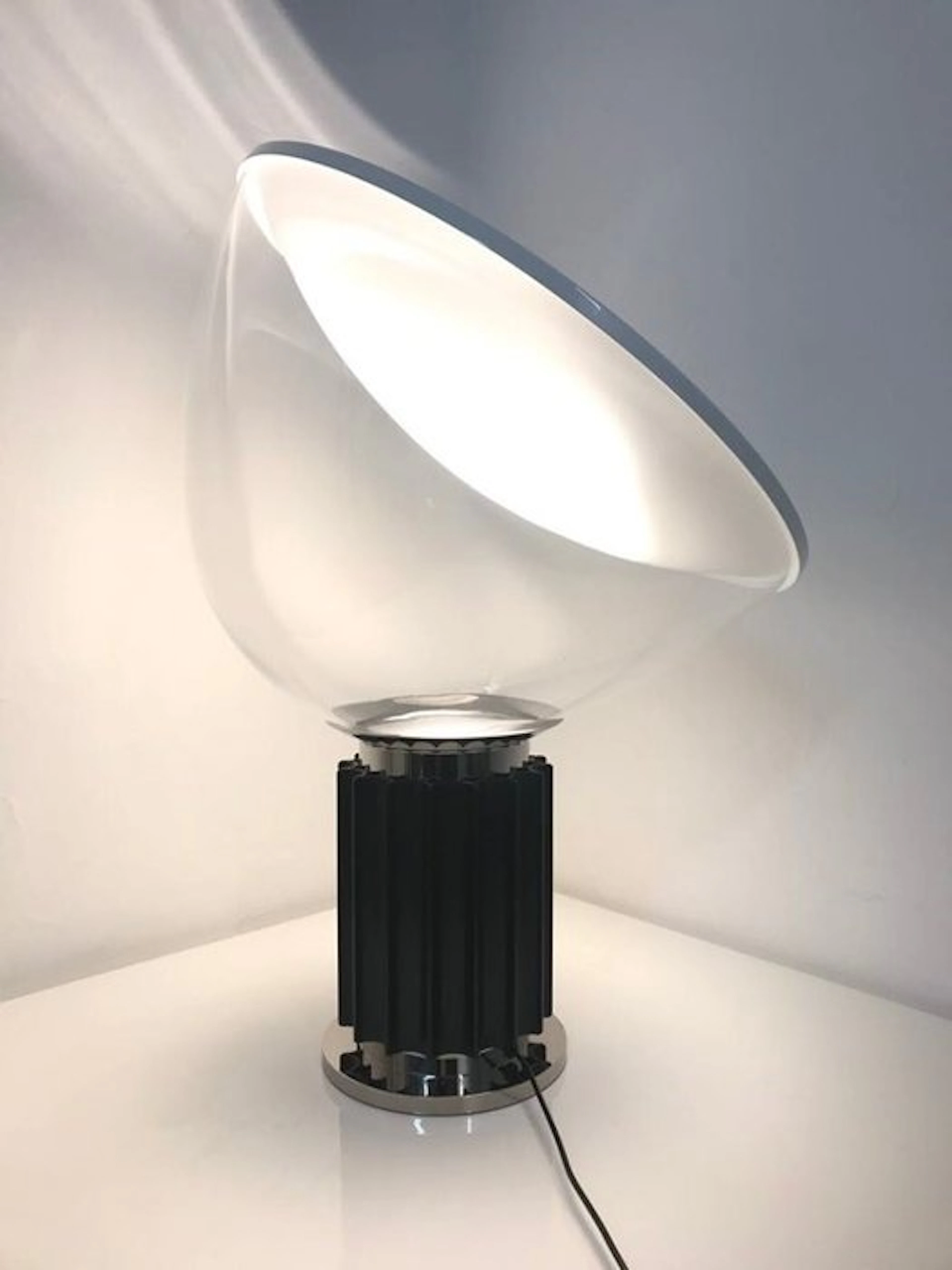 Flos - Achille and Pier Giacomo Castiglioni - Table lamp - Taccia