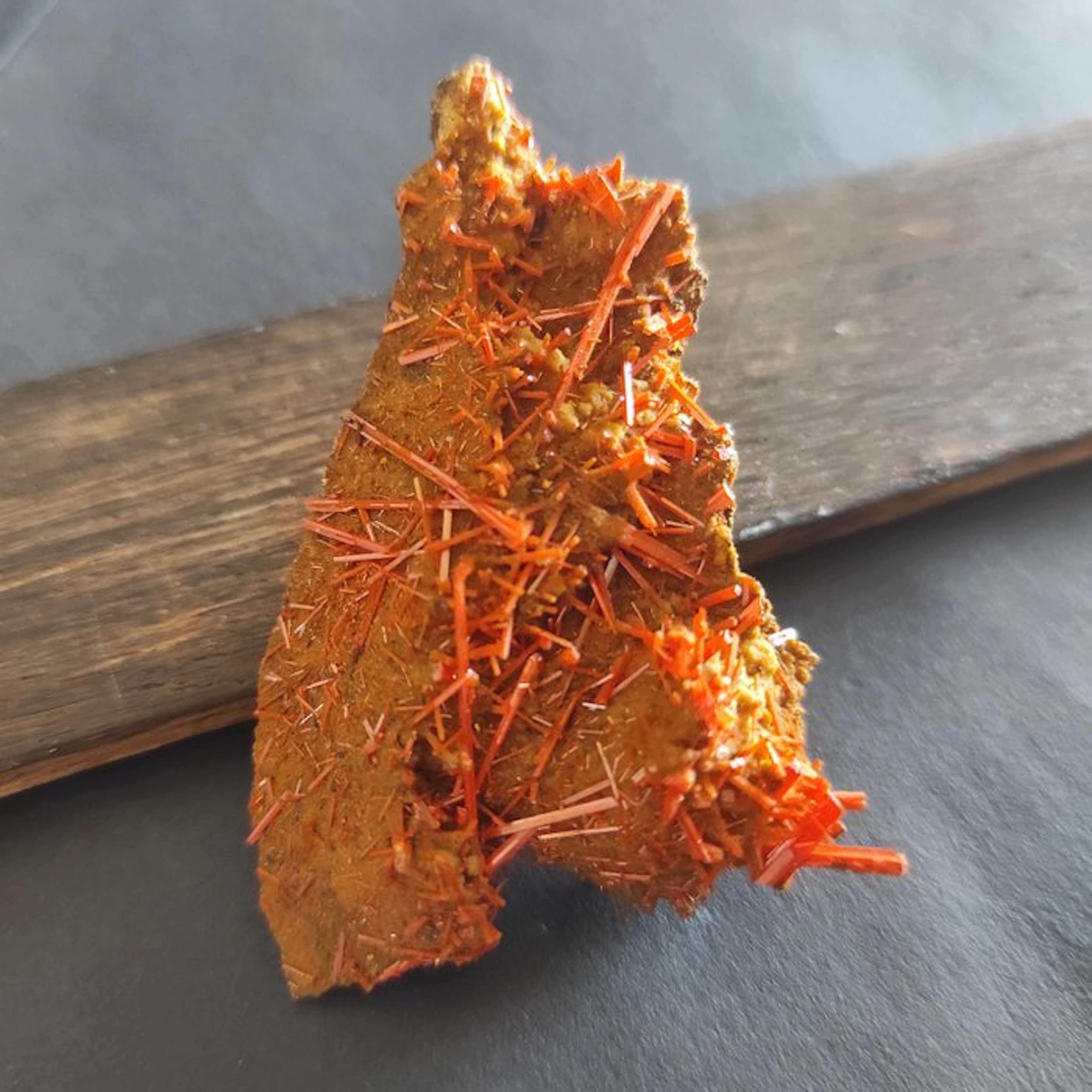 Crocoite Crystals - Height: 2 cm - Width: 3.5 cm- 13 g - (1)
