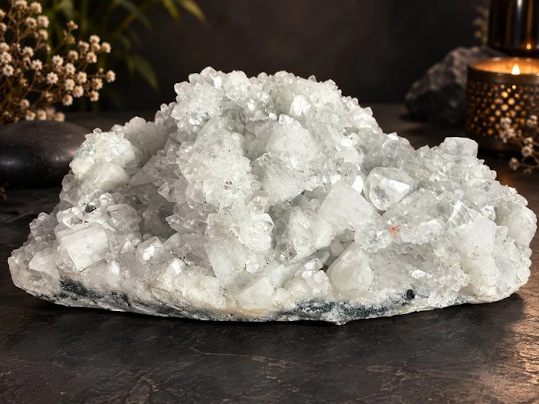 Apophyllite Crystals on matrix - Height: 12 cm - Width: 35 cm- 8.6 kg - (1)