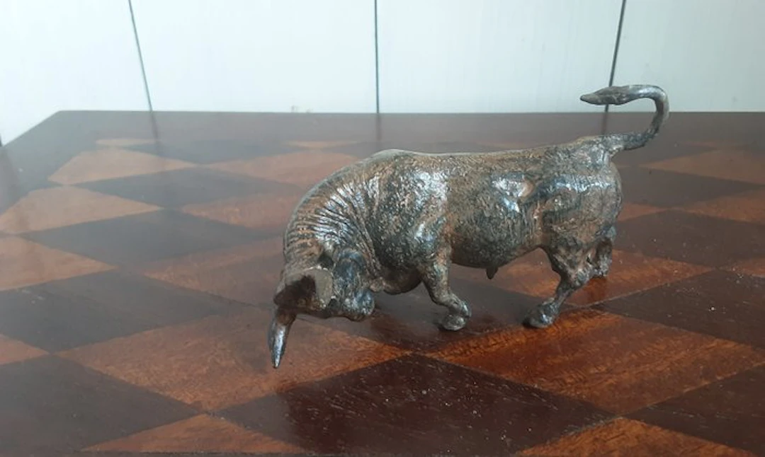 P. Chenet - Statue, stier - 7 cm - Bronze