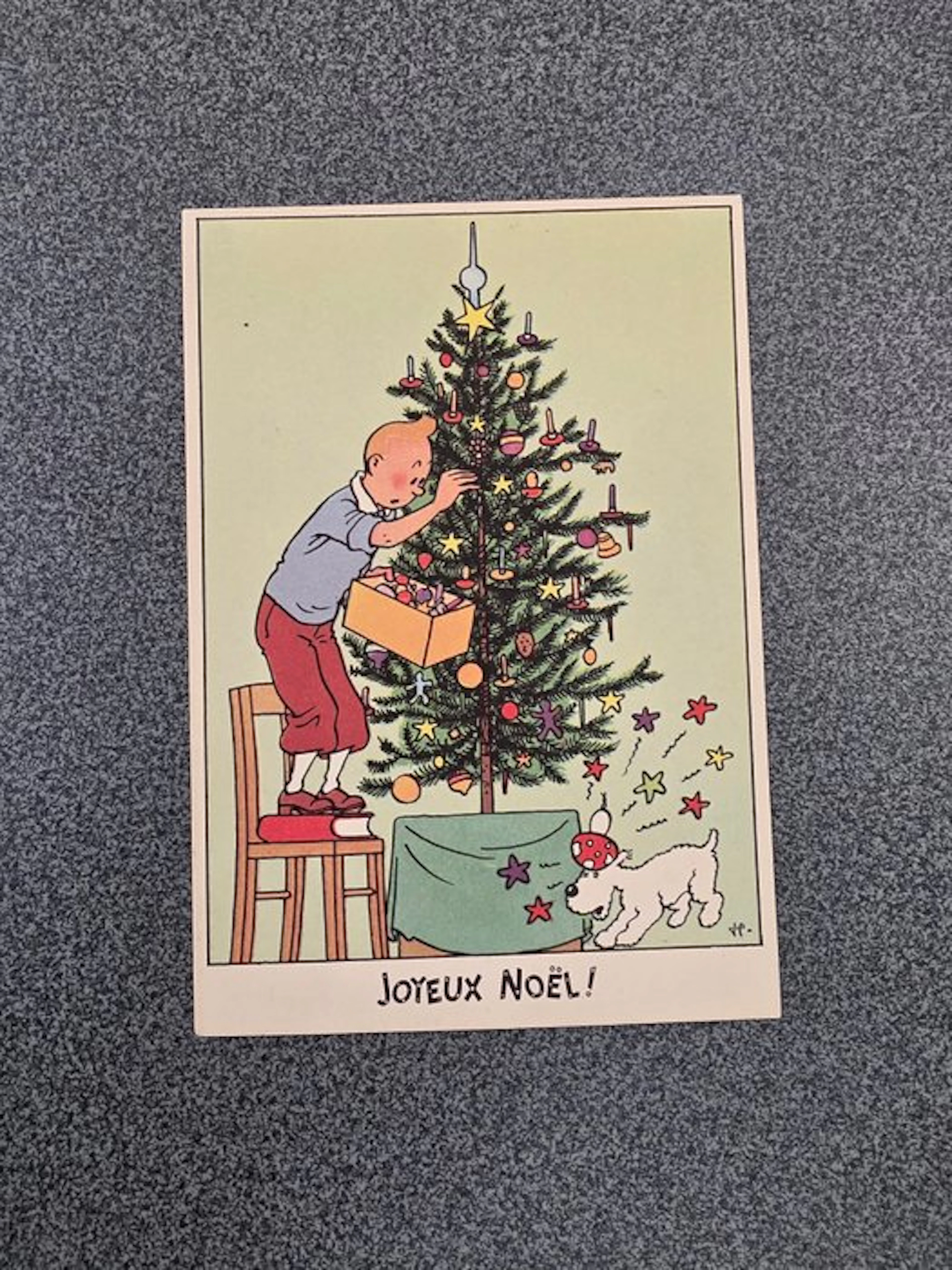 Tintin - Carte postale- Tintin et Milou décorent le sapin...