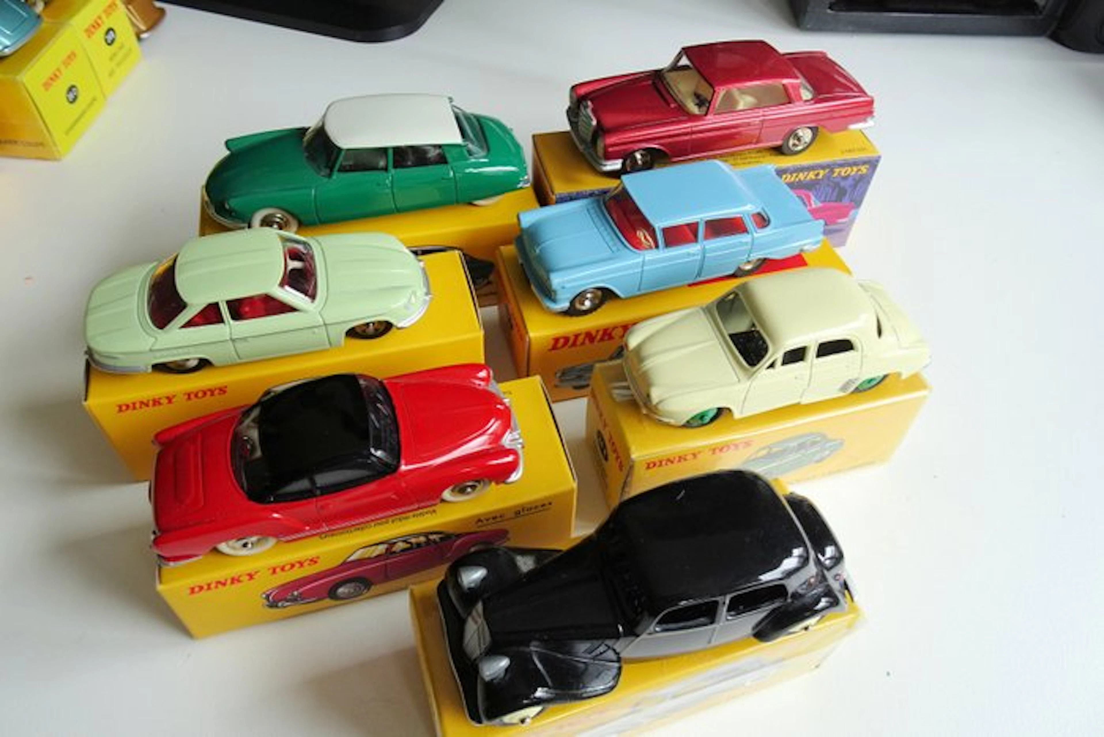 Dinky Toys 1:43 - Model car (7) - Citroën DS 19