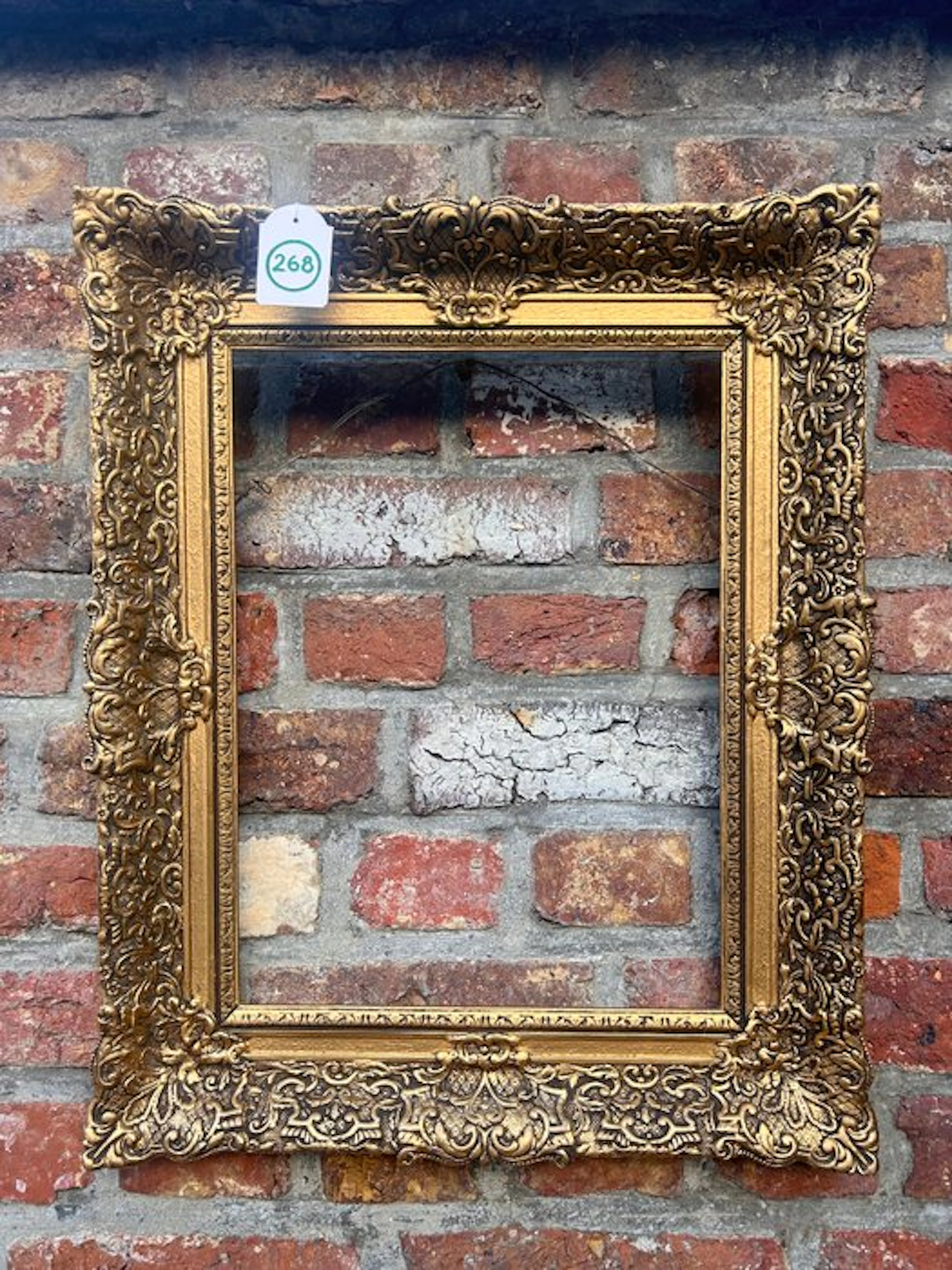 Frame - 268. Antique gold-gilded picture frame. For a 40x30 cm painting.