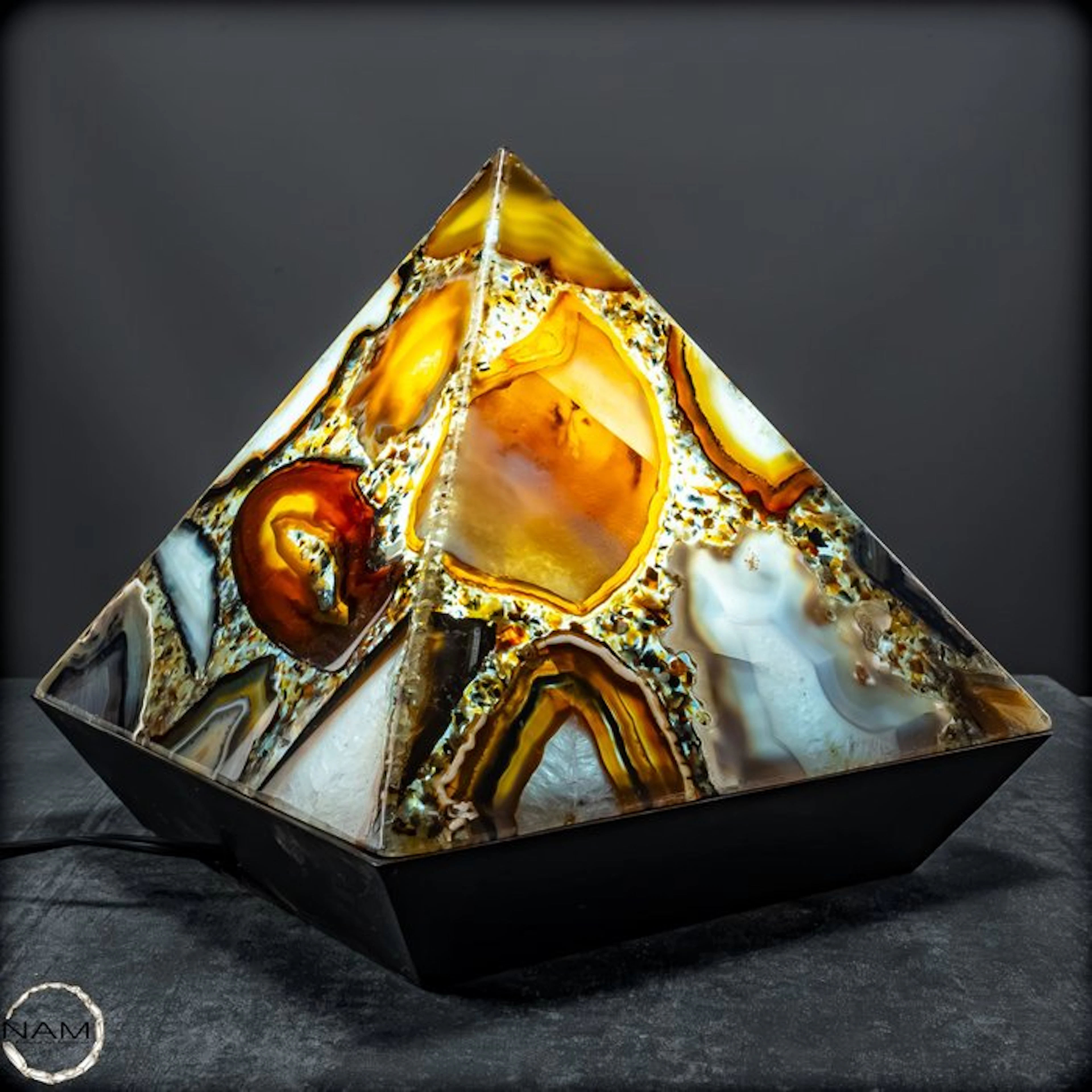 Agate Lamp – Radiant Structures in Natural Perfection Lamp - Brazil- 4385.14 g