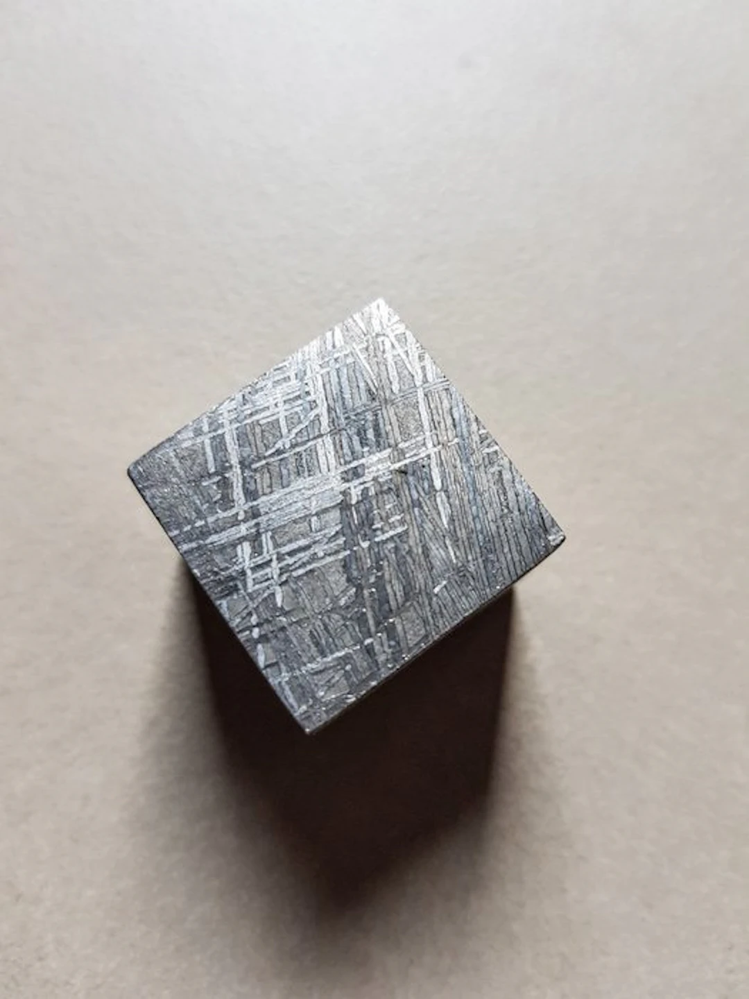 Muonionalusta meteorite HQ Swedish Cube - Height: 2 cm - Width: 2 cm - 66 g