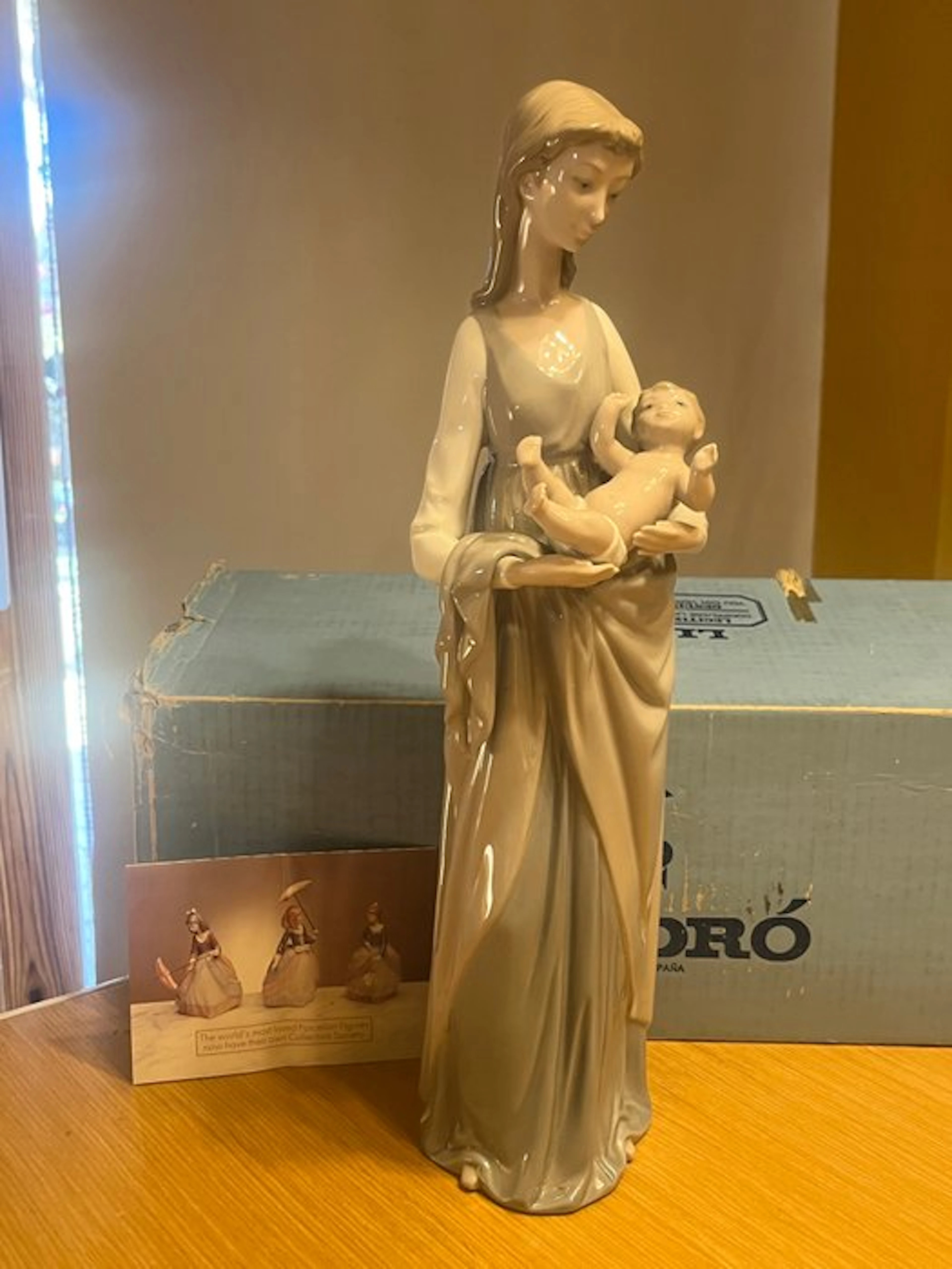 Lladró - Vicente Martínez - Sculpture, Mater Amabillis - 40 cm - Porcelain