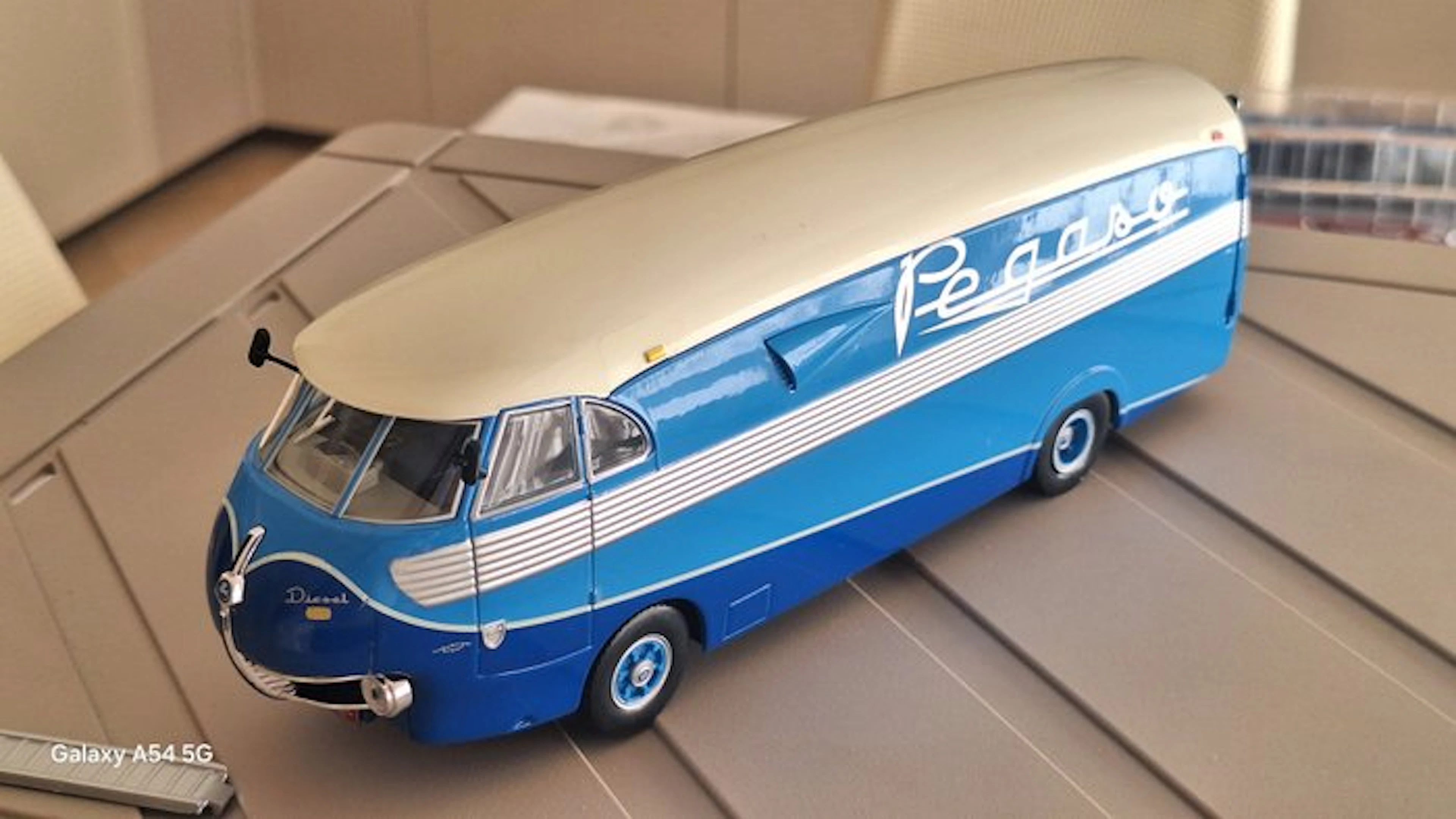 Hachette 1:43 - Model truck - Pegaso Z 902 Bacalao - Transport racing car