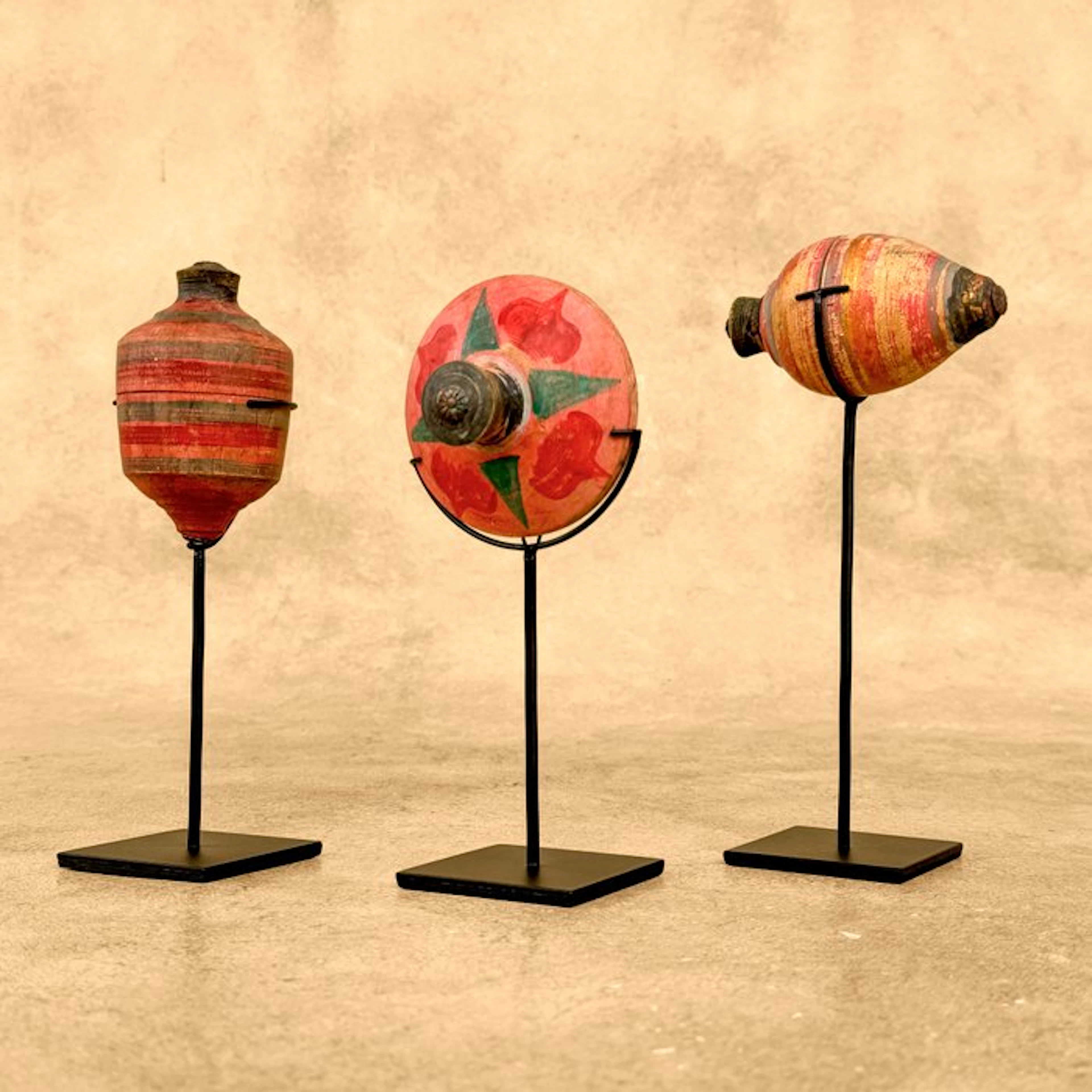 NO RESERVE PRICE - Stunning Set of 3 spinning tops...