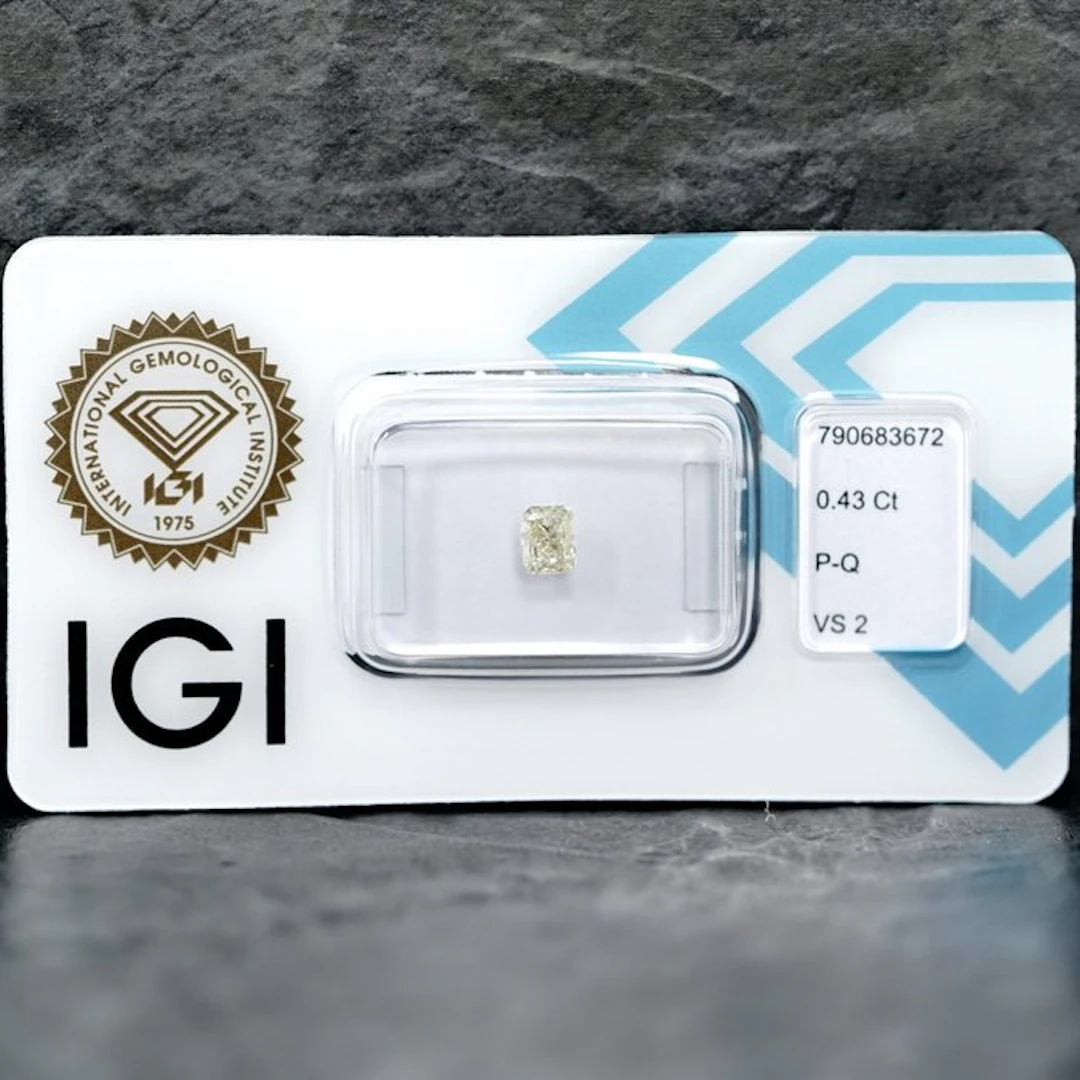 No reserve price - 1 pcs Diamond (Natural coloured)...