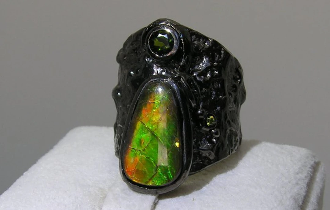 Ammolite Ring - Height: 26 mm - Width: 21 mm- 11.6 g - (1)