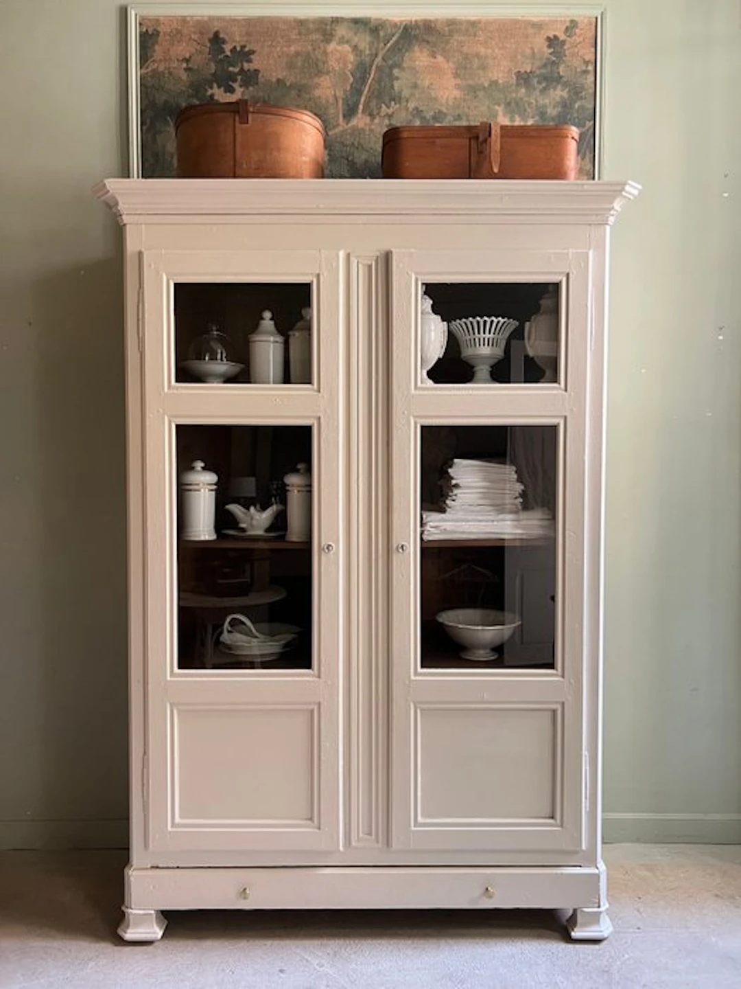 Cupboard - Wood - Glass-front cabinet