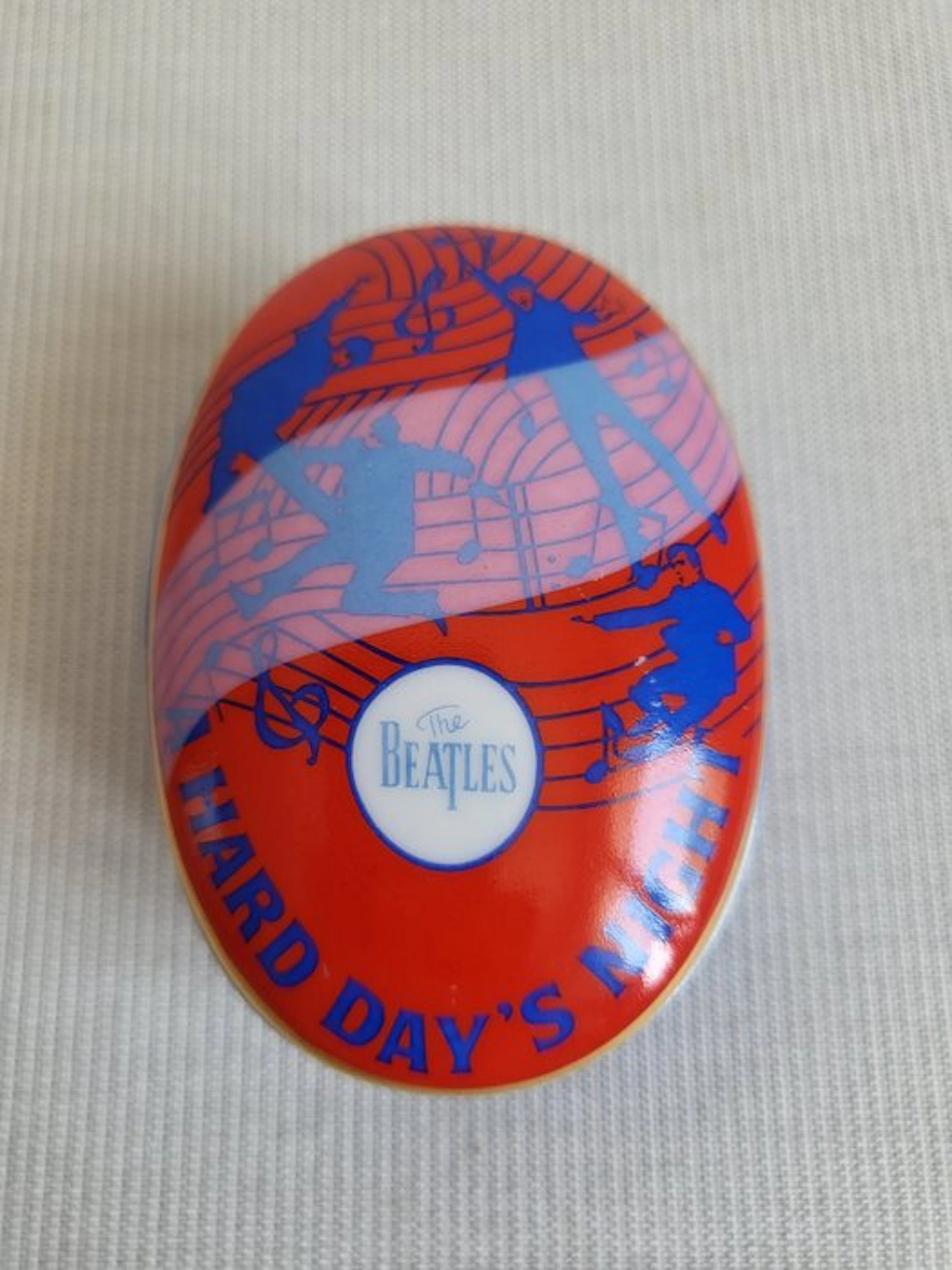 Boîte à musique en porcelaine «A Hard Day's Night » – The...