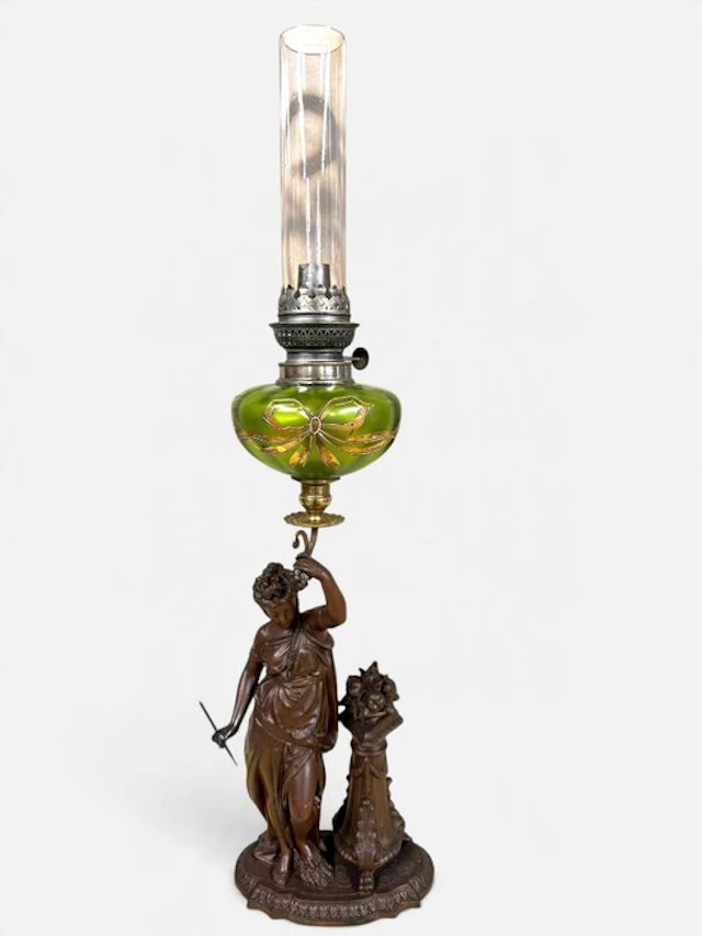 Sculpture with Oil Lamp - Kerosene lamp - Spelter, Crystal, Glass...