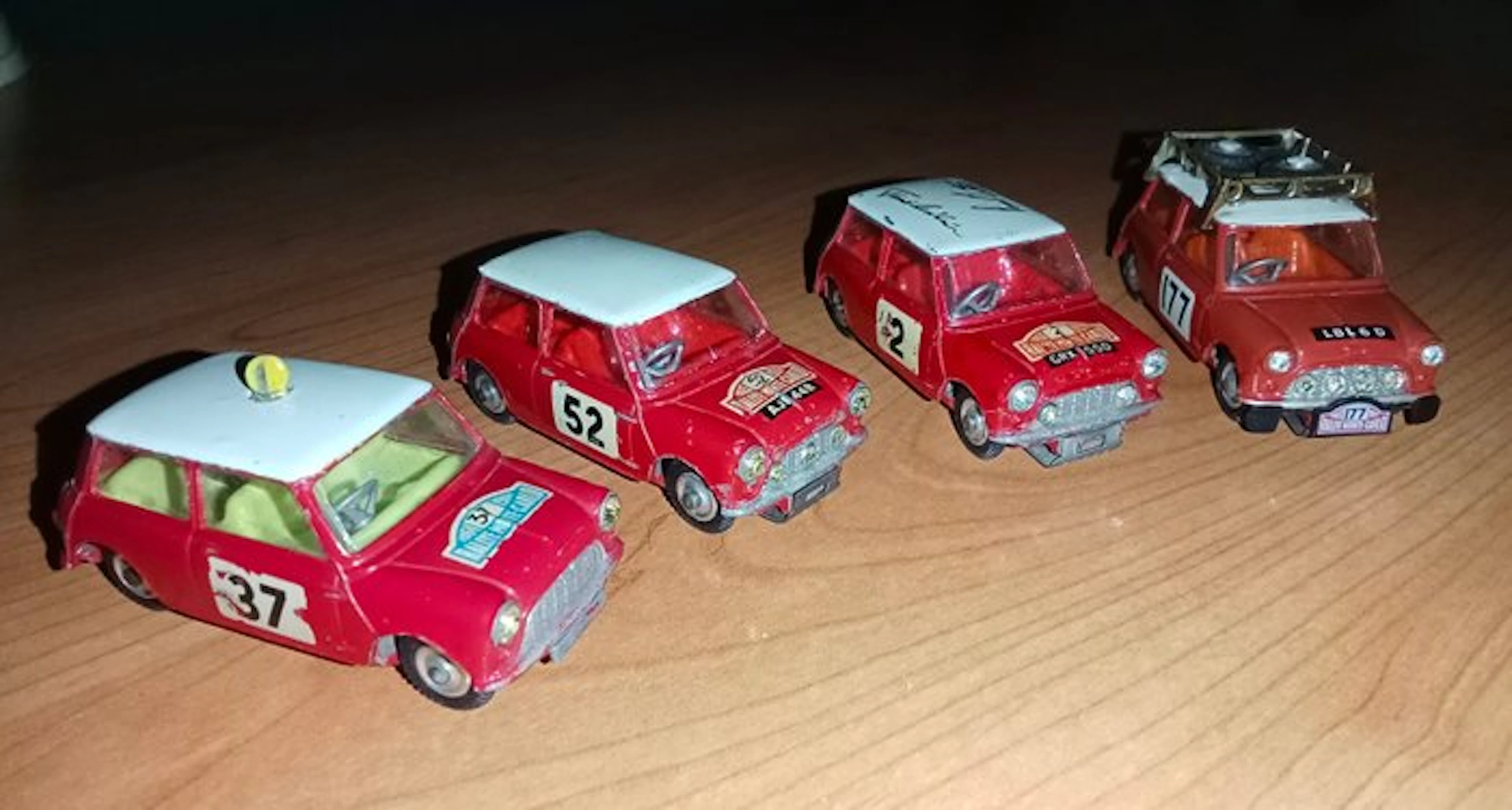 Corgi 1:43 - Model car (4) - Mini Cooper S Rally Monte Carlo