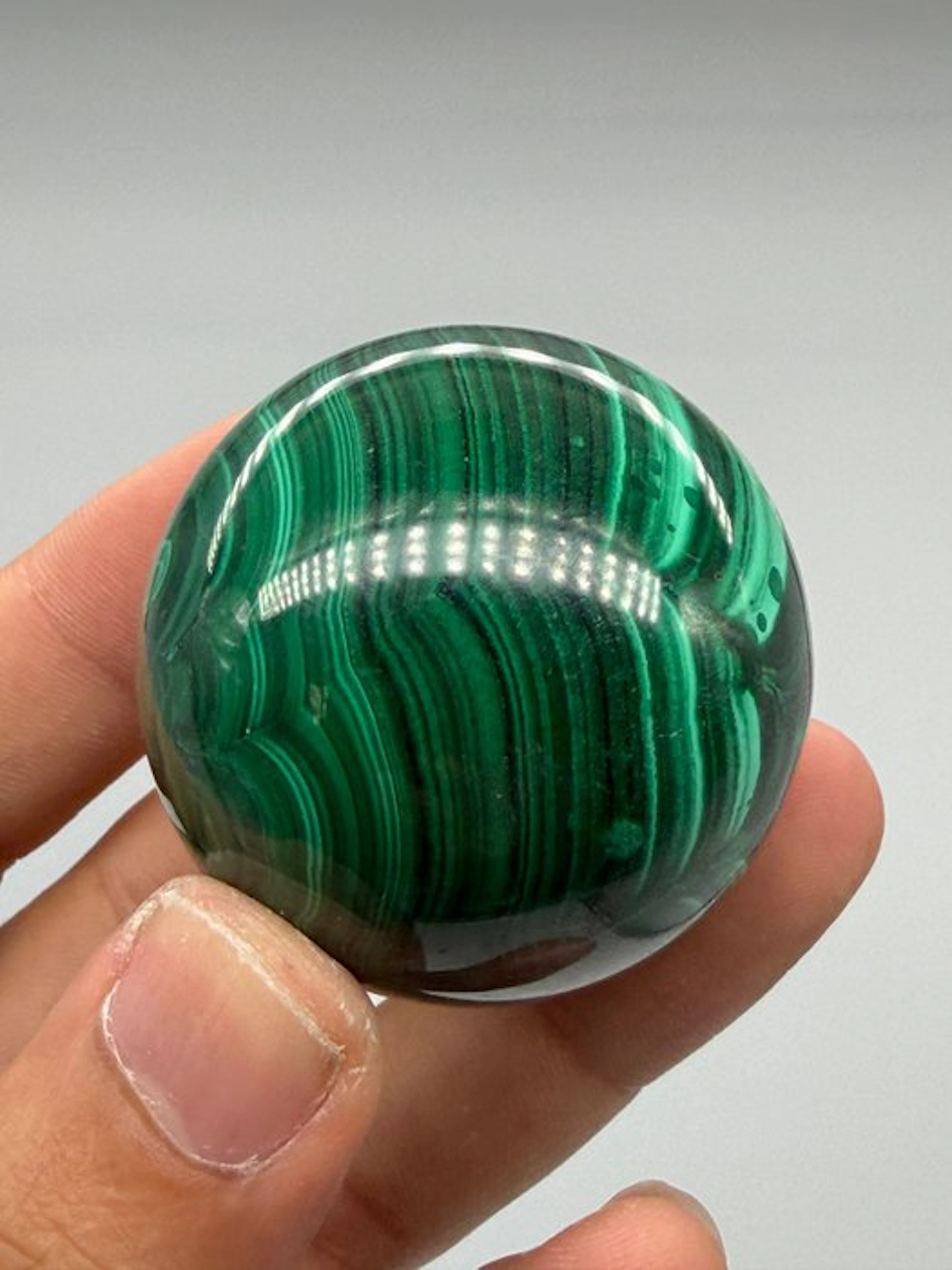 Malachite Sphere- 193 g - (1)