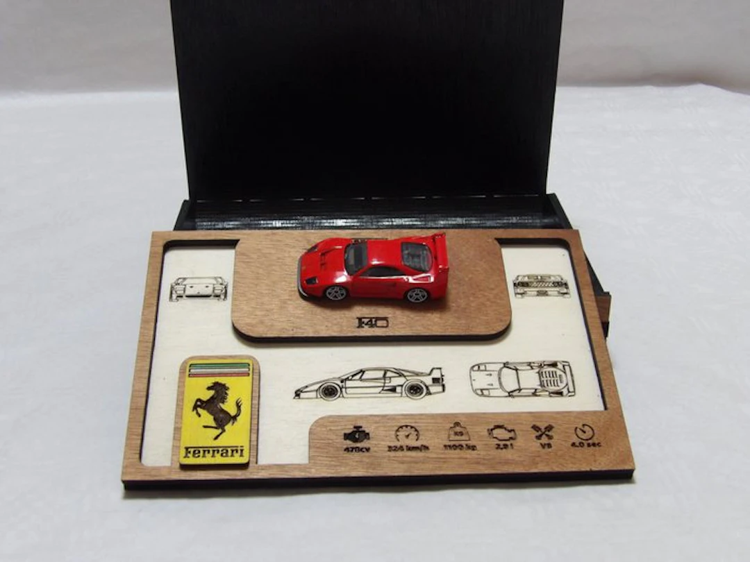 Box with a scale model - Ferrari - F40