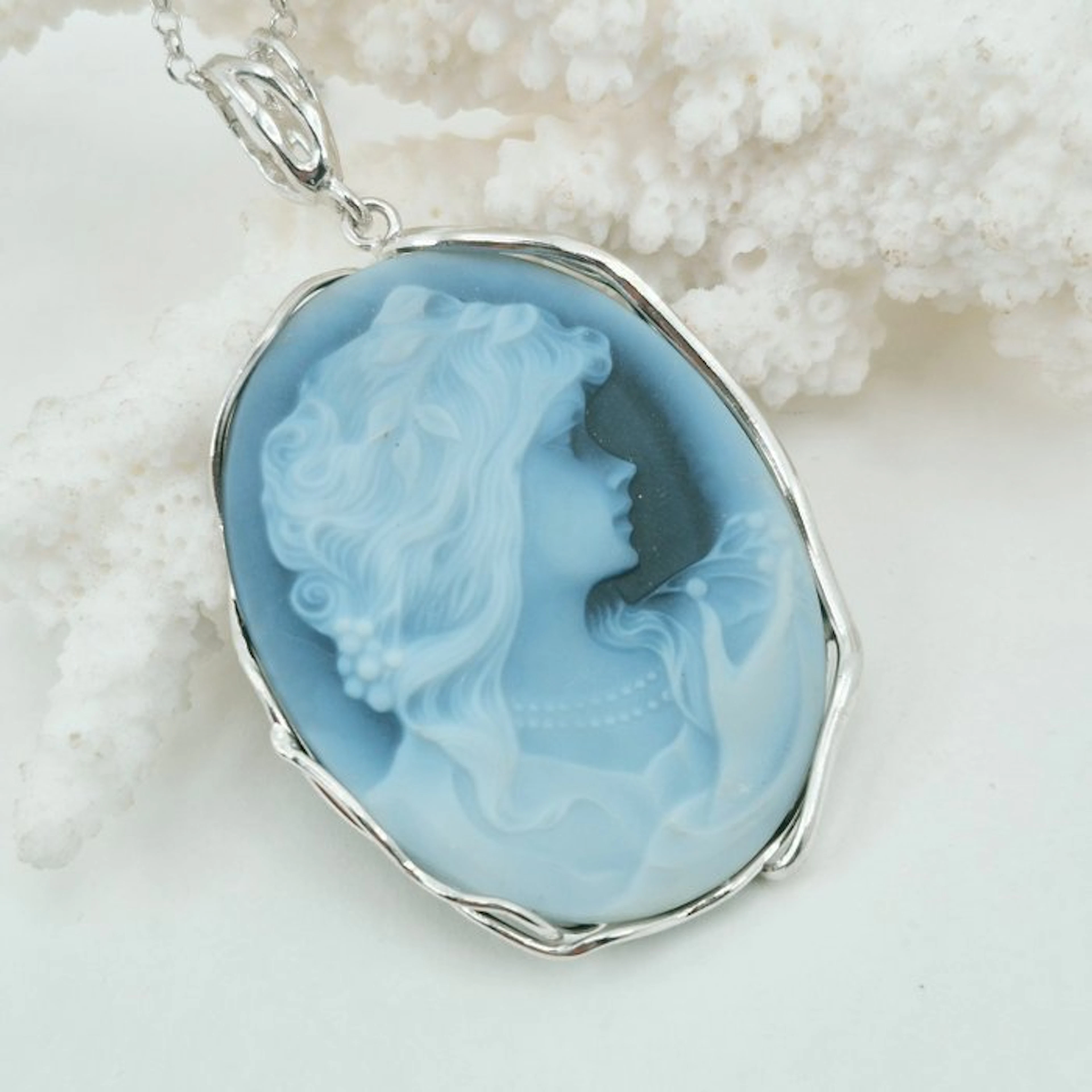 Silver - Cameo - Cameo engraved on agate.