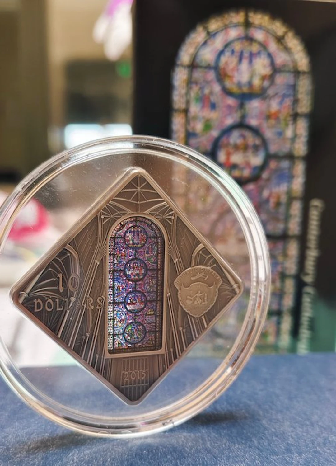Palau. 10 Dollars 2015, Holy Window, 50 gr.