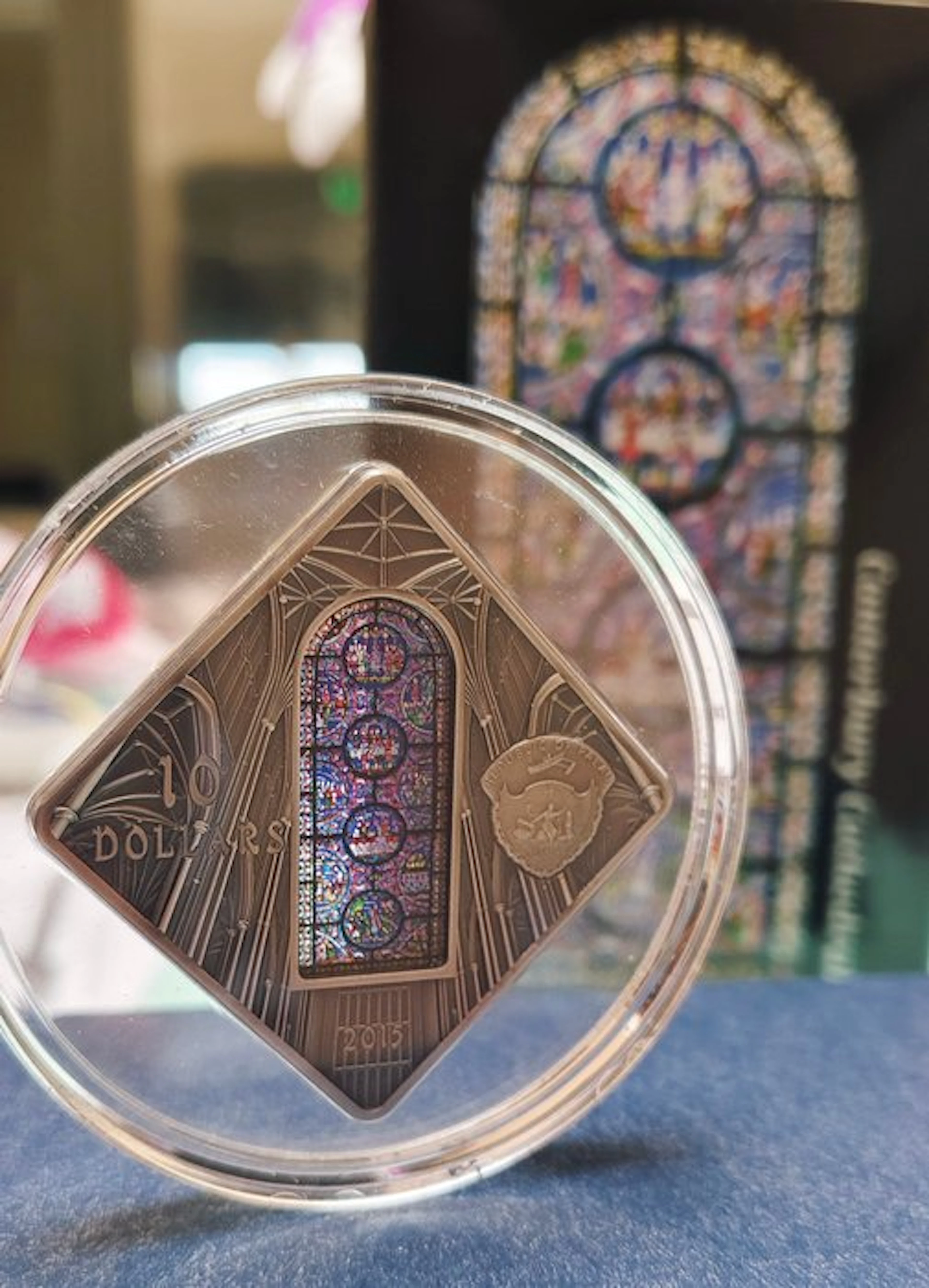 Palau. 10 Dollars 2015, Holy Window, 50 gr.