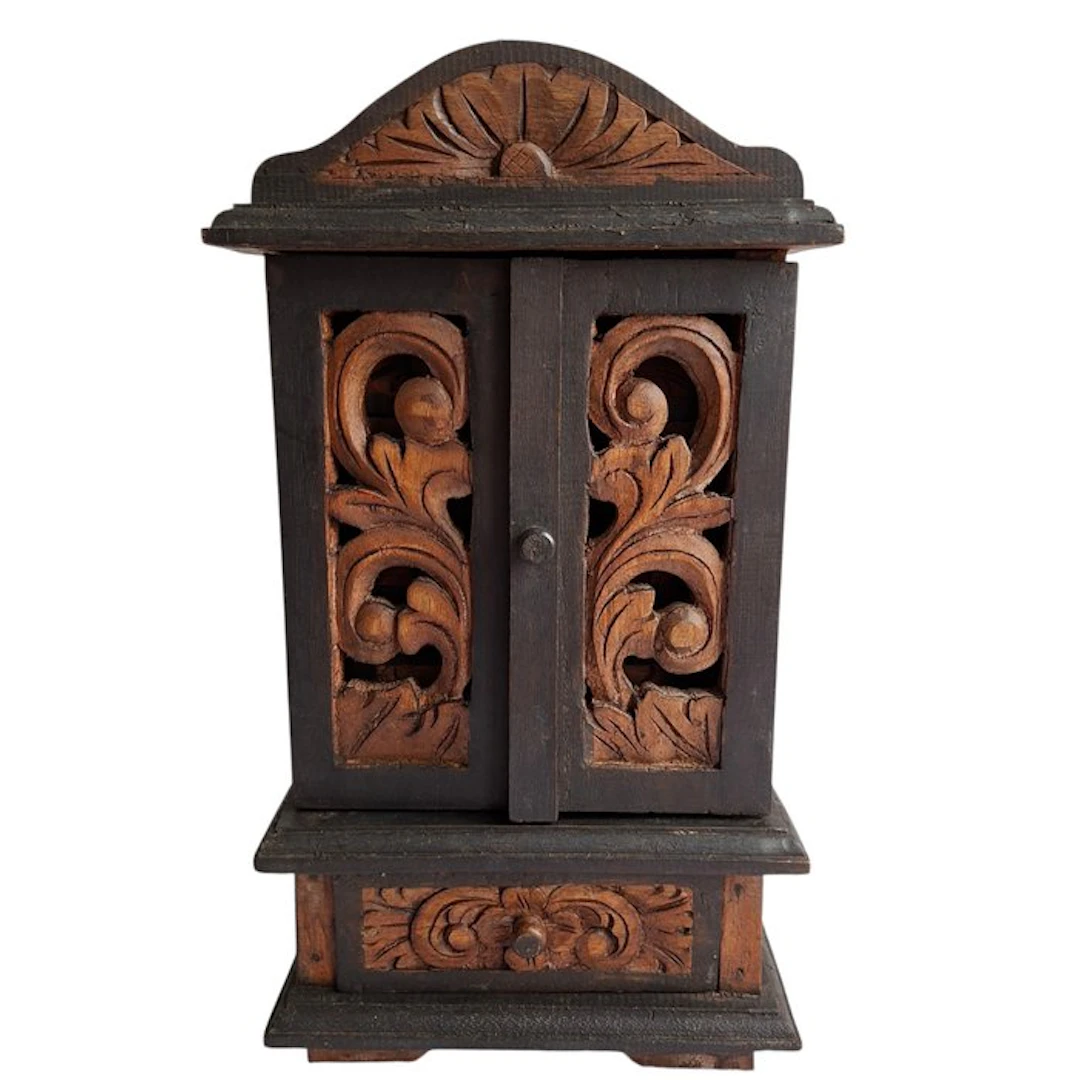 Cupboard - Colonial style - Wood - A small cabinet with a drawer.