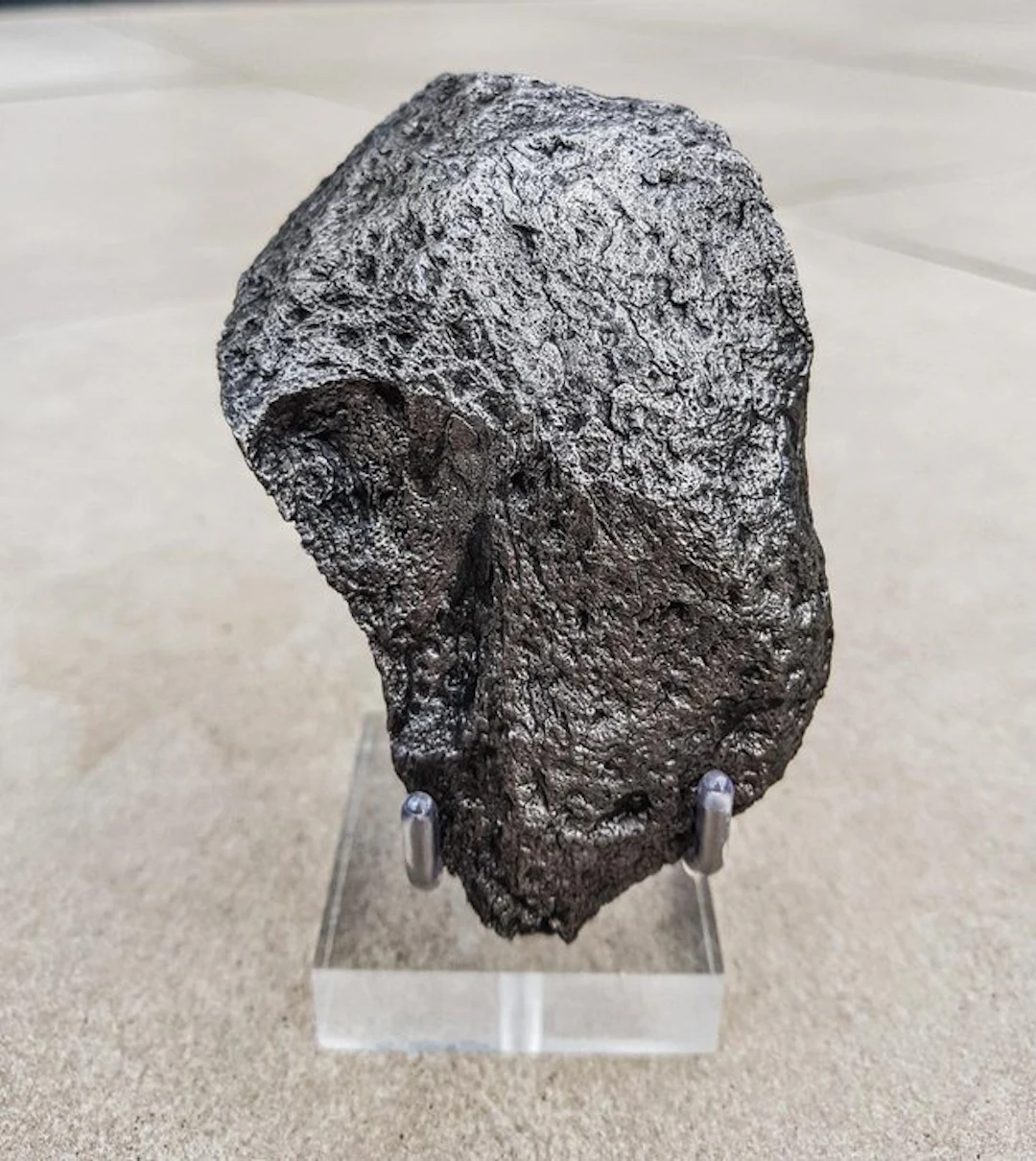Campo del Cielo meteorite Iron meteorite - Height: 10 cm...