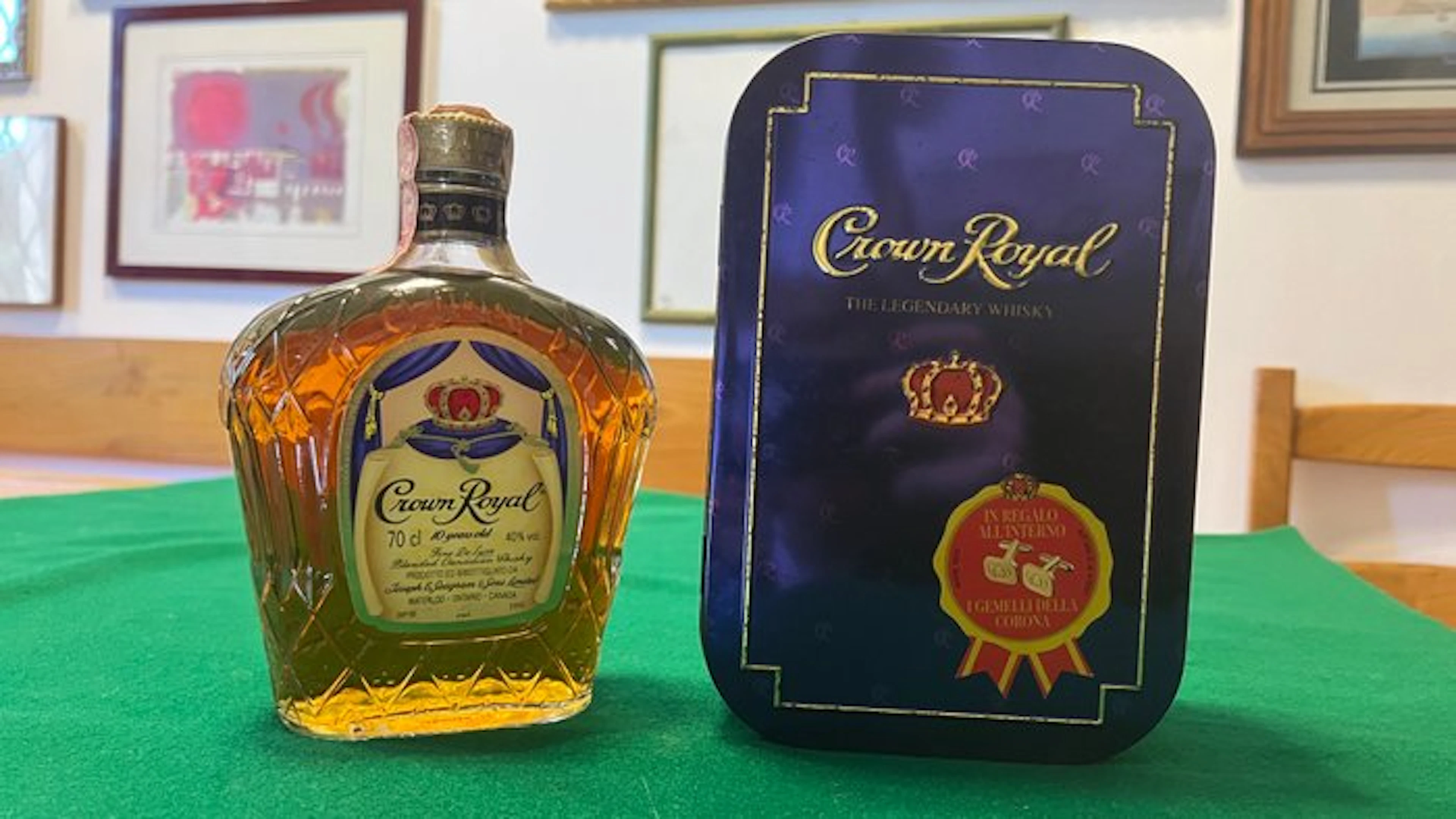 Crown Royal 10 years old Fine de Luxe + Cufflinks - b. 1990s - 70cl