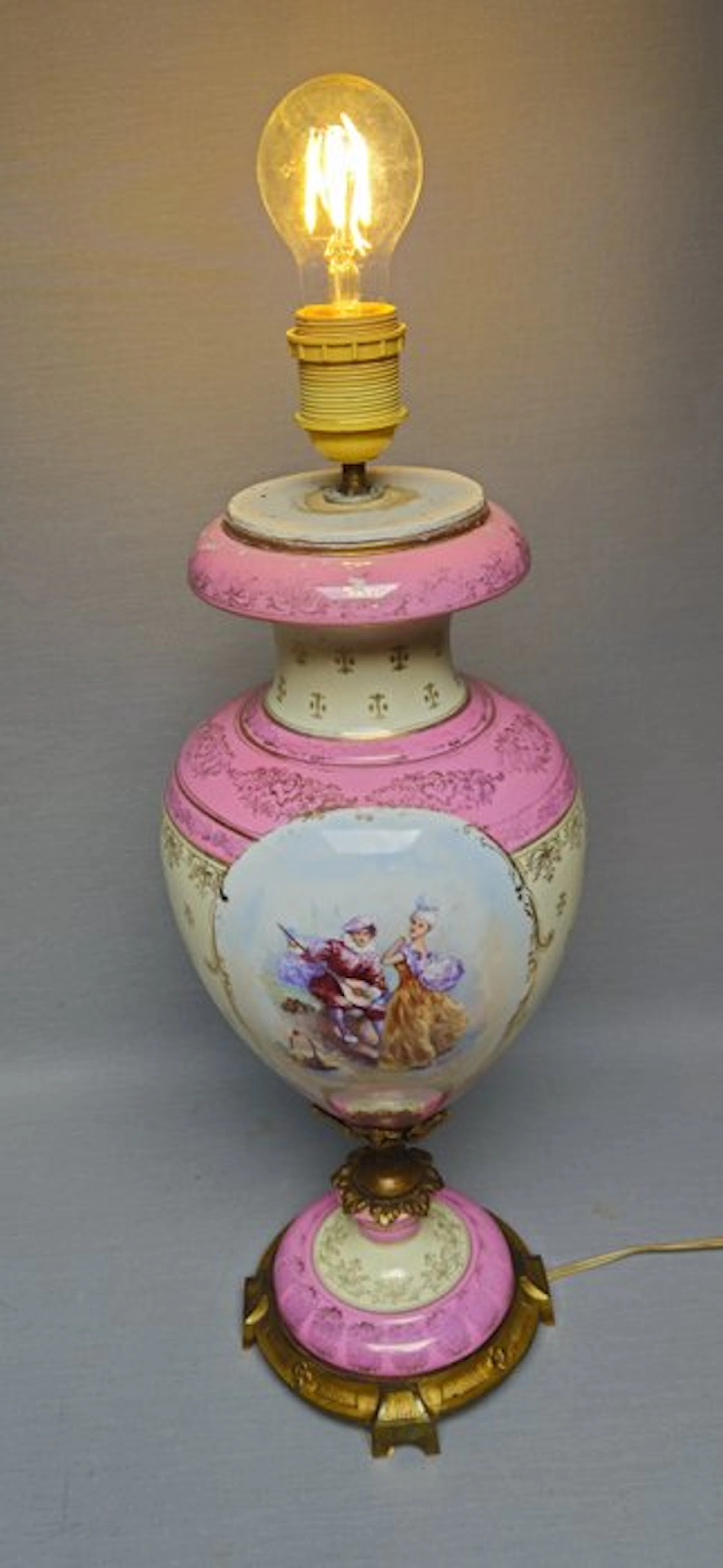 Table lamp - Polychrome-painted porcelain / fire-gilded...