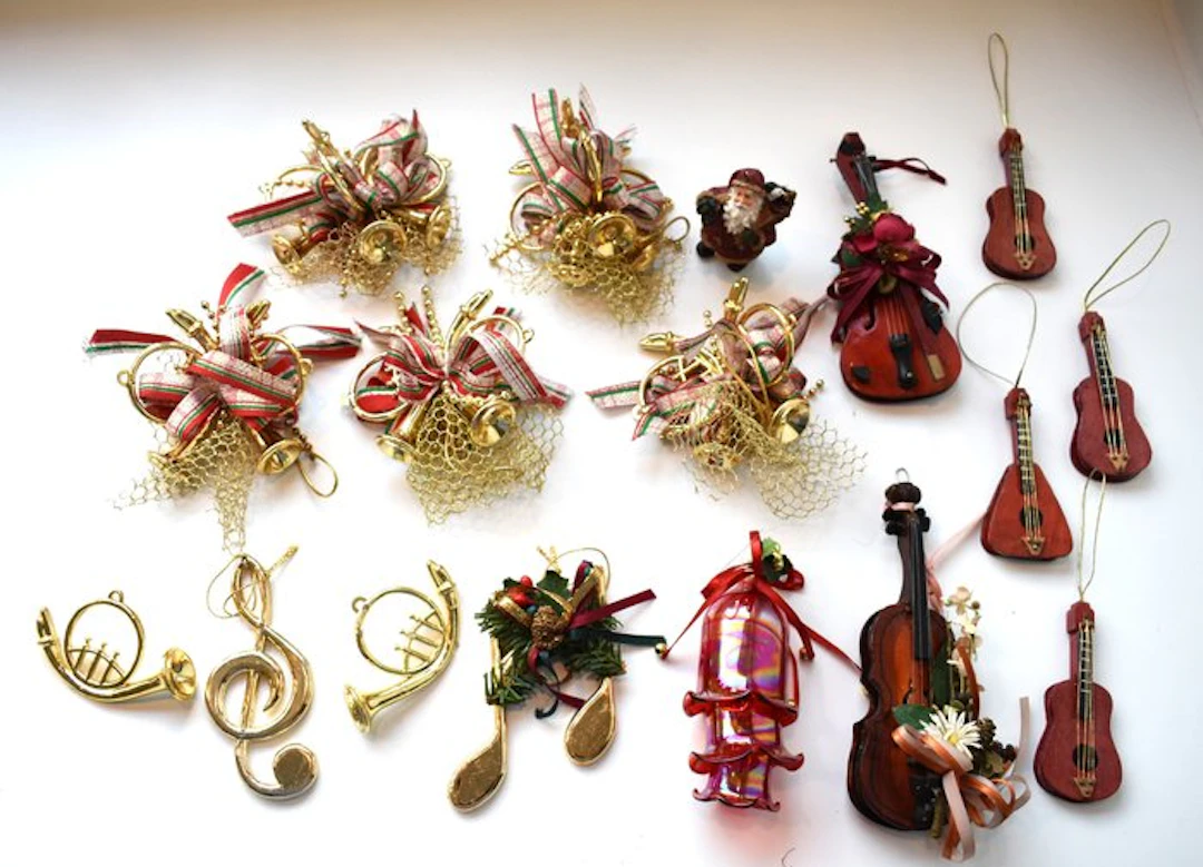 Christmas decoration (17) - Christmas decoration with instruments : trumpet