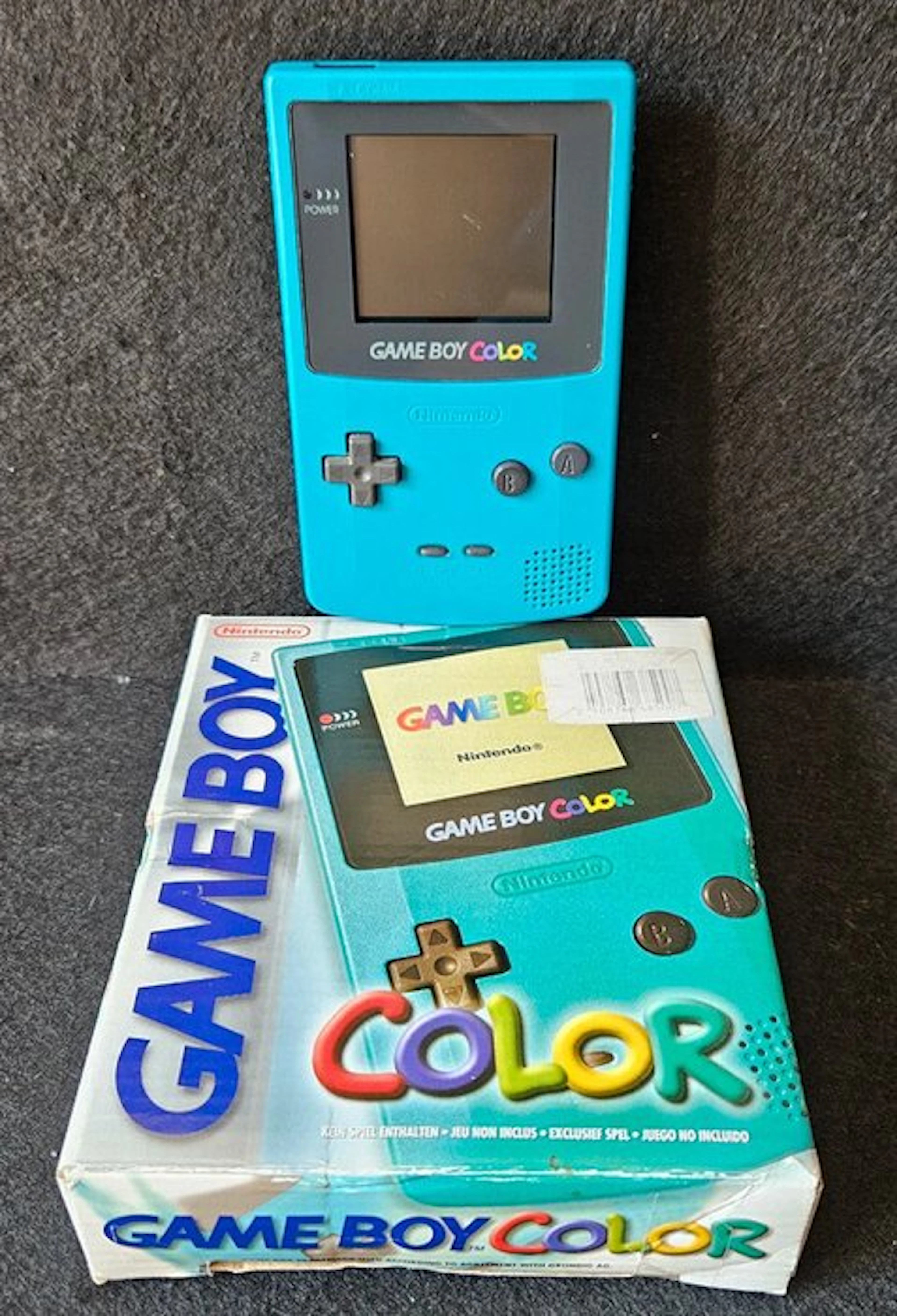 Nintendo - Gameboy Color - CGB-001 Light Blue MIB - Video...
