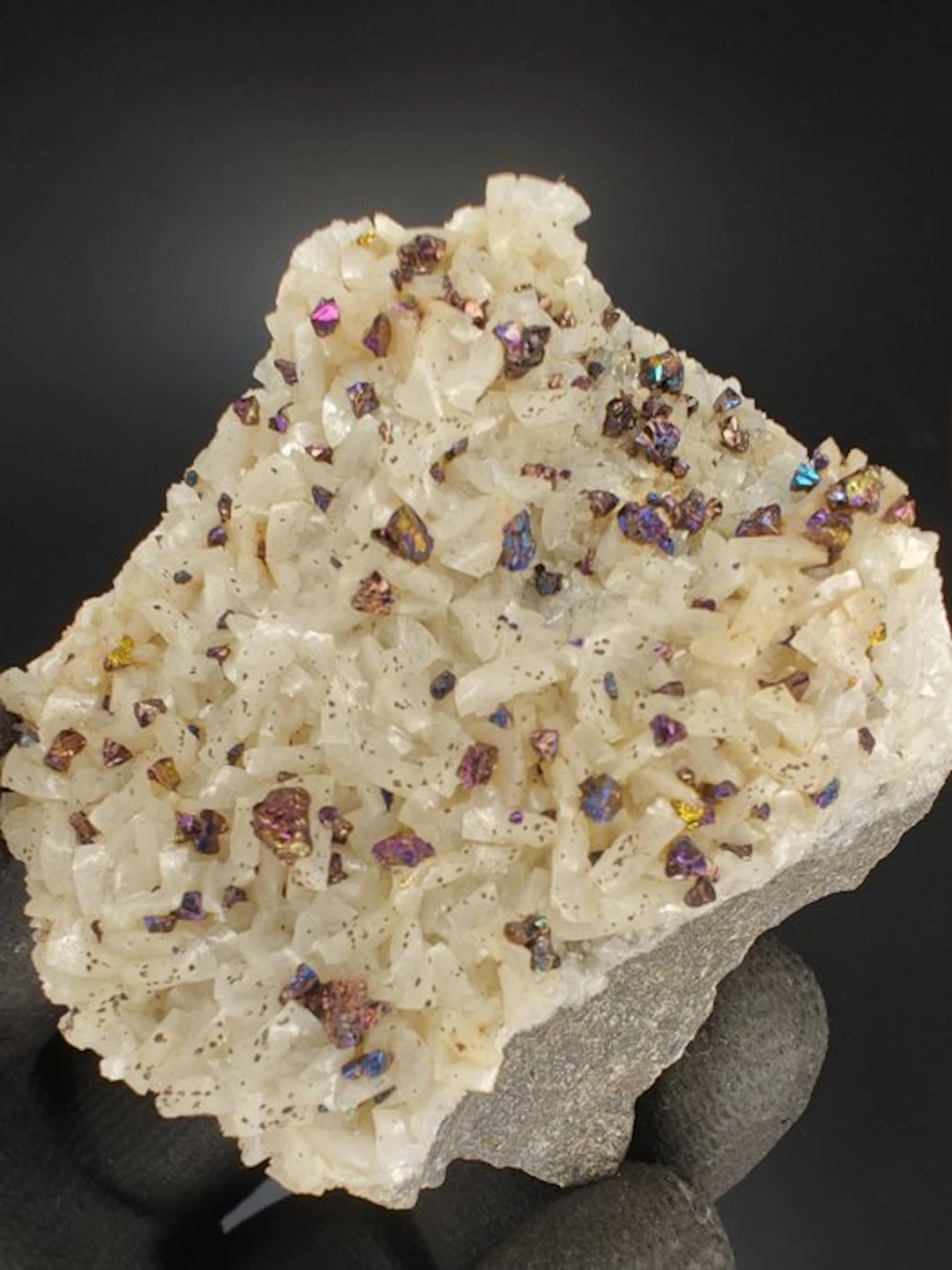 Chalcopyrite Crystals on matrix - Height: 6 cm - Width: 5 cm- 123 g