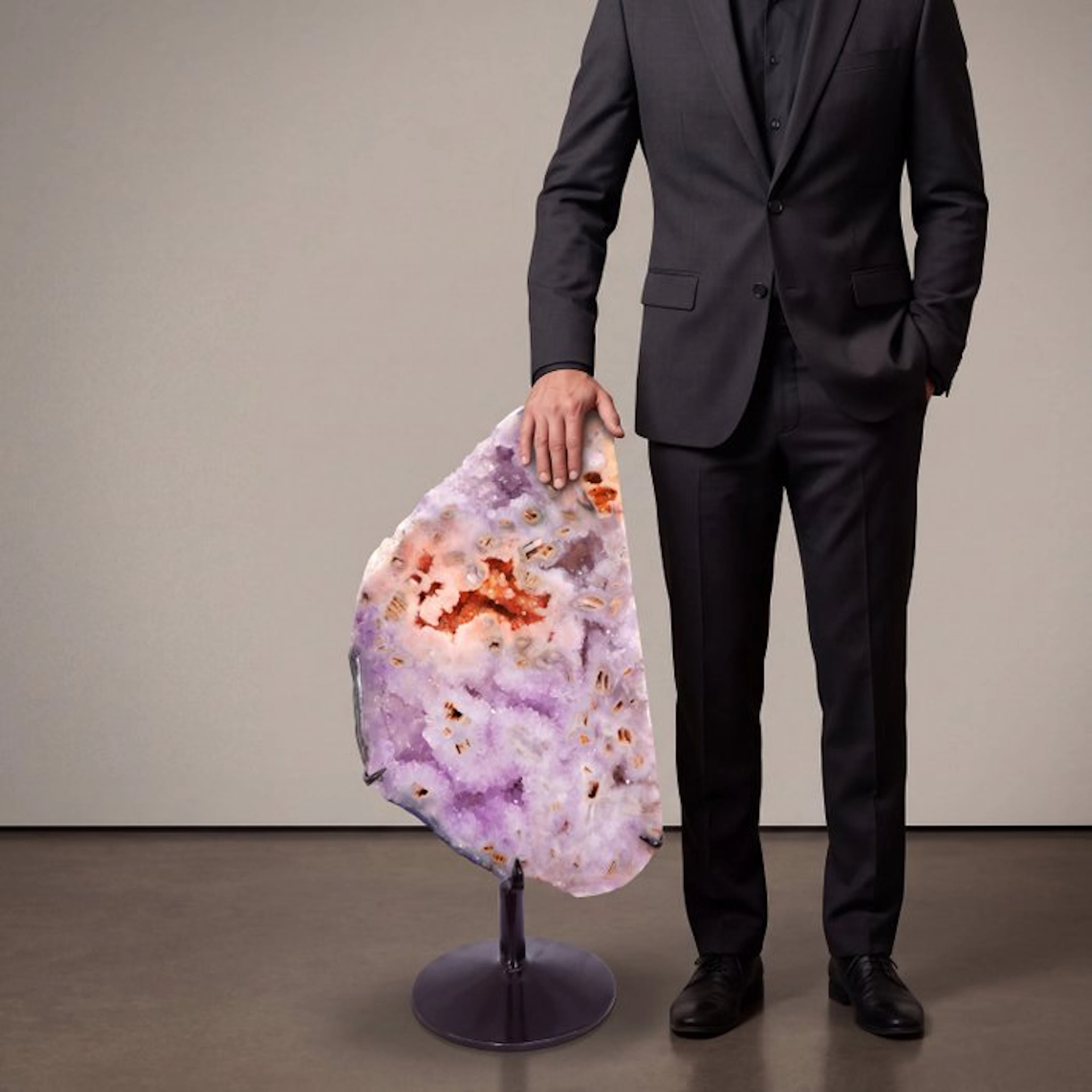 Museum Piece - Pink Amethyst - 59x28x21 cm - Geode- 11.6 kg