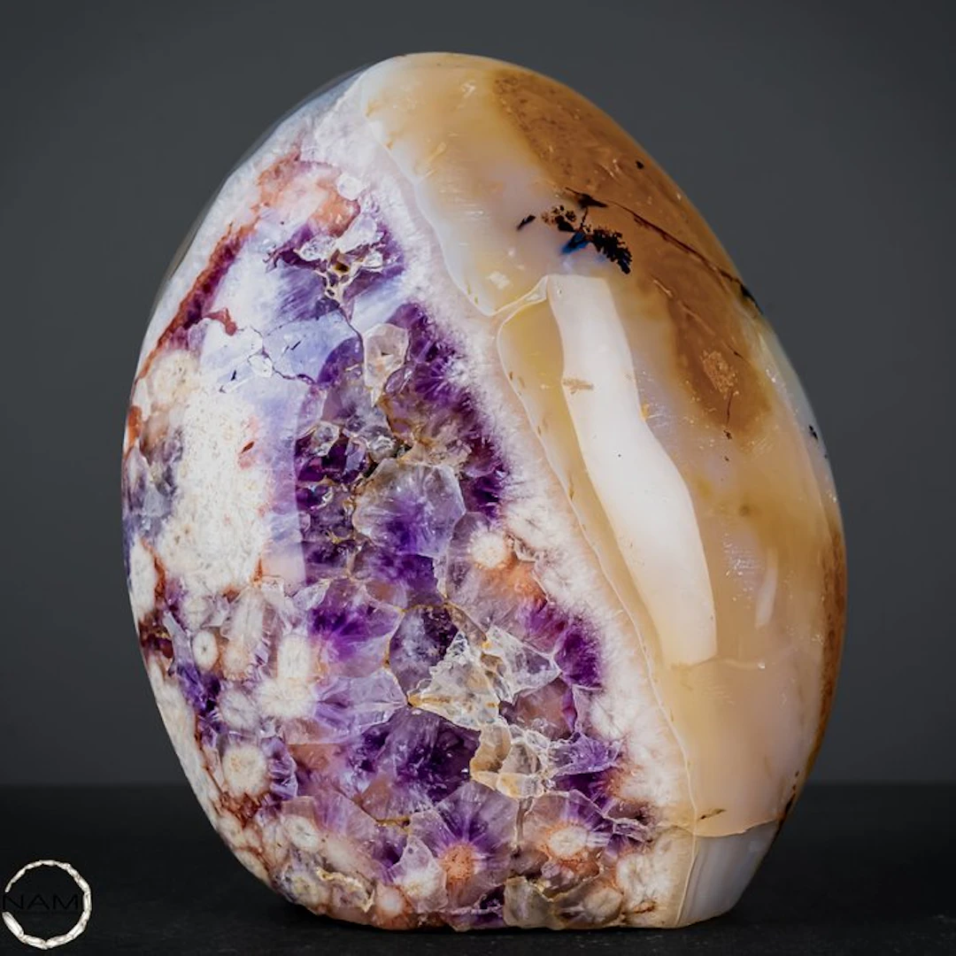 Amethyst with Carnelian – Extraordinary freeform with...