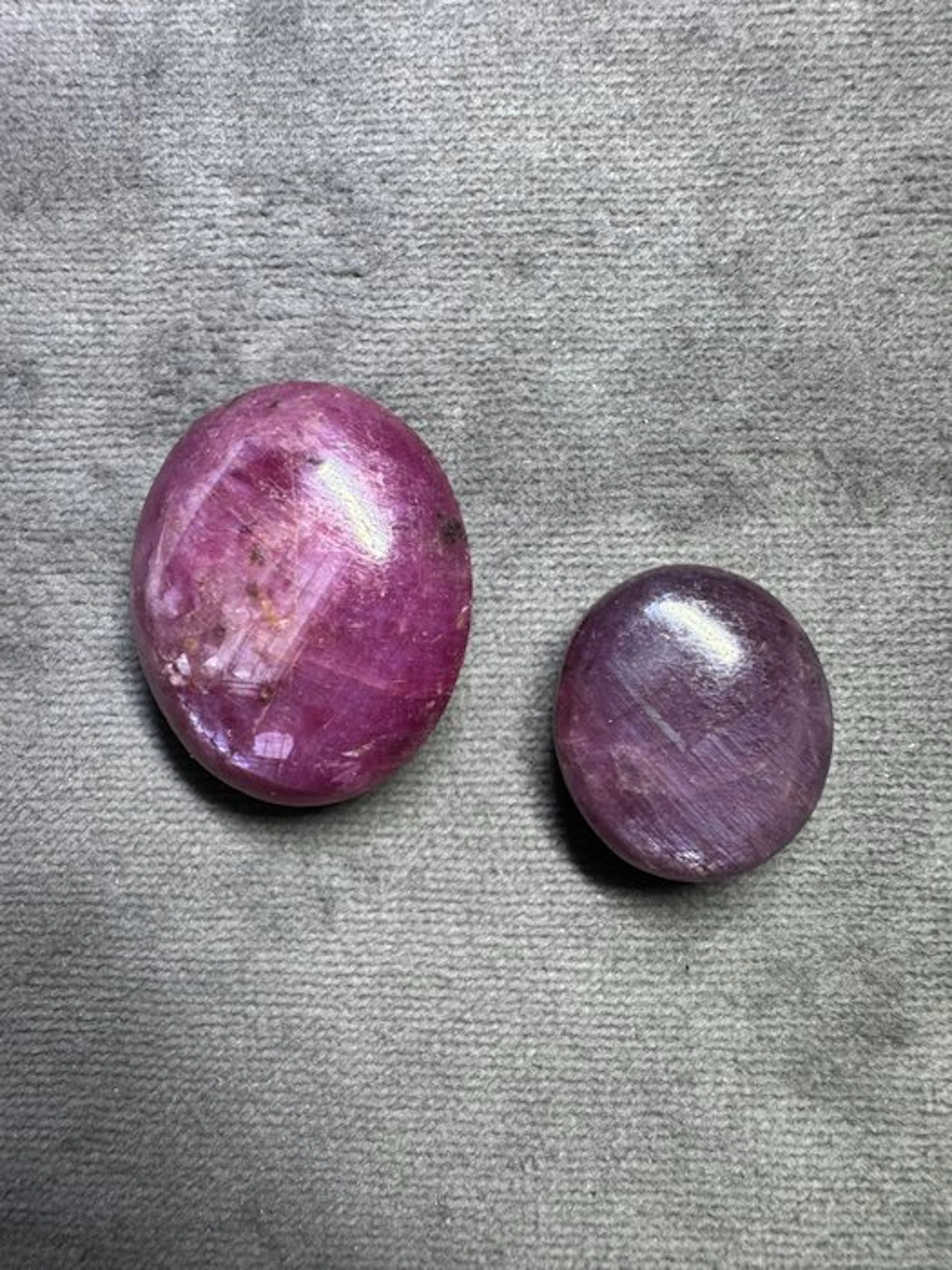Lot of 2 Ruby Cabochons - 78.50 carats Cabochon- 15.7 g
