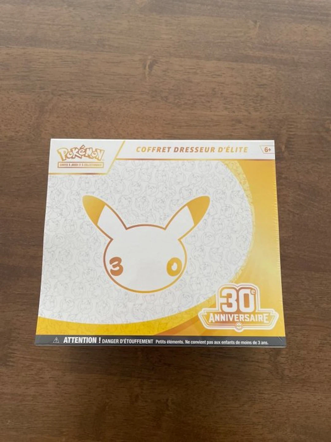 Pokémon - 1 Elite trainer box - ETB 30 ans pokemon sceller