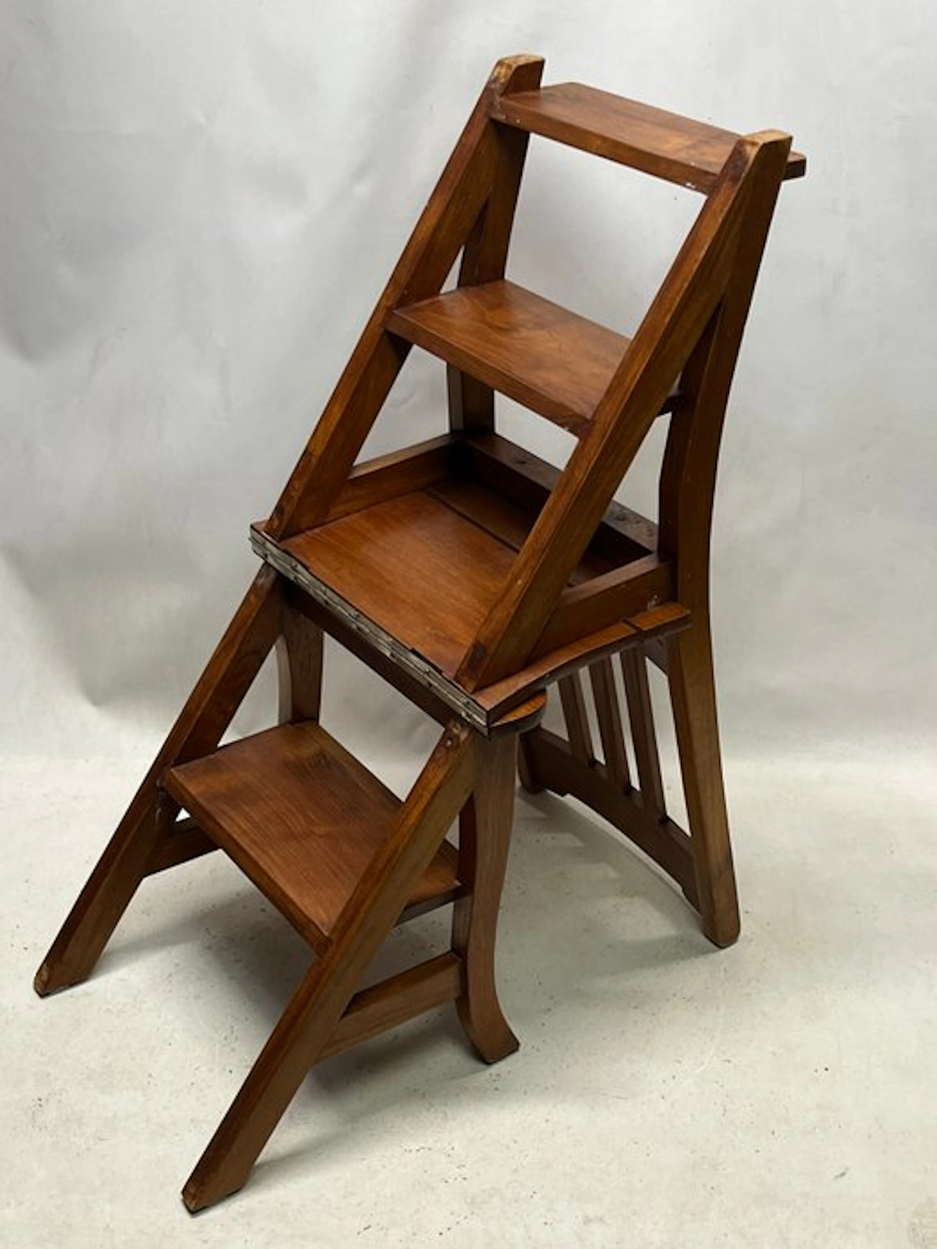 Steps - library ladder / chair - Wood - Library ladder chair